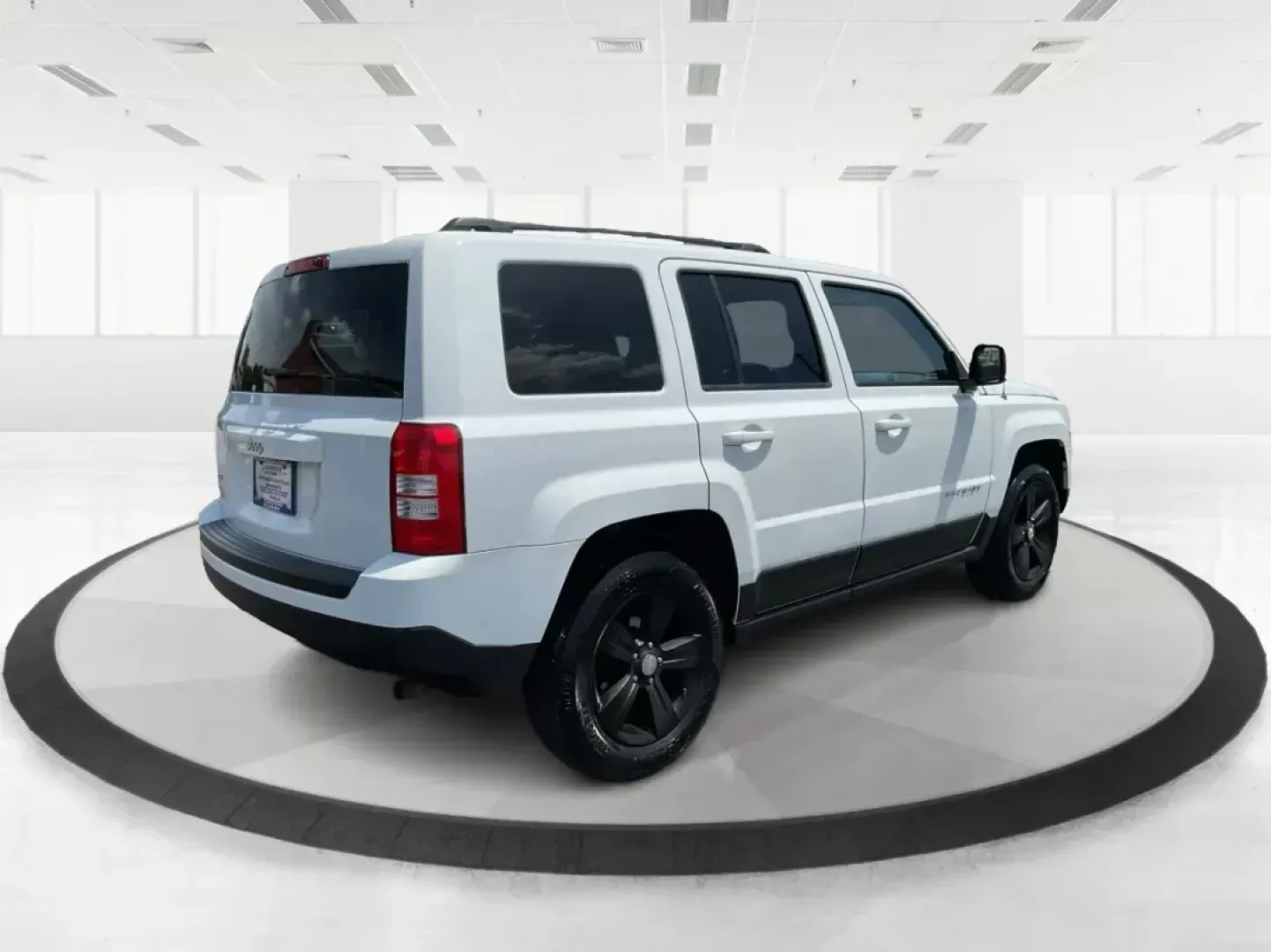 2016 Jeep Patriot Sport (1C4NJRBB2GD) with an 2.4L I-4 DOHC engine, located at 401 Woodman Dr, Riverside, OH, 45431, (937) 908-9800, 39.761024, -84.120956 - Photo#2
