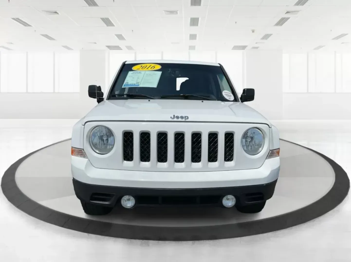 2016 Jeep Patriot Sport (1C4NJRBB2GD) with an 2.4L I-4 DOHC engine, located at 401 Woodman Dr, Riverside, OH, 45431, (937) 908-9800, 39.761024, -84.120956 - Photo#6