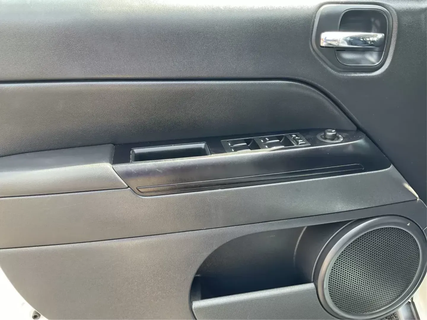 2016 Jeep Patriot Sport (1C4NJRBB2GD) with an 2.4L I-4 DOHC engine, located at 401 Woodman Dr, Riverside, OH, 45431, (937) 908-9800, 39.761024, -84.120956 - Photo#16