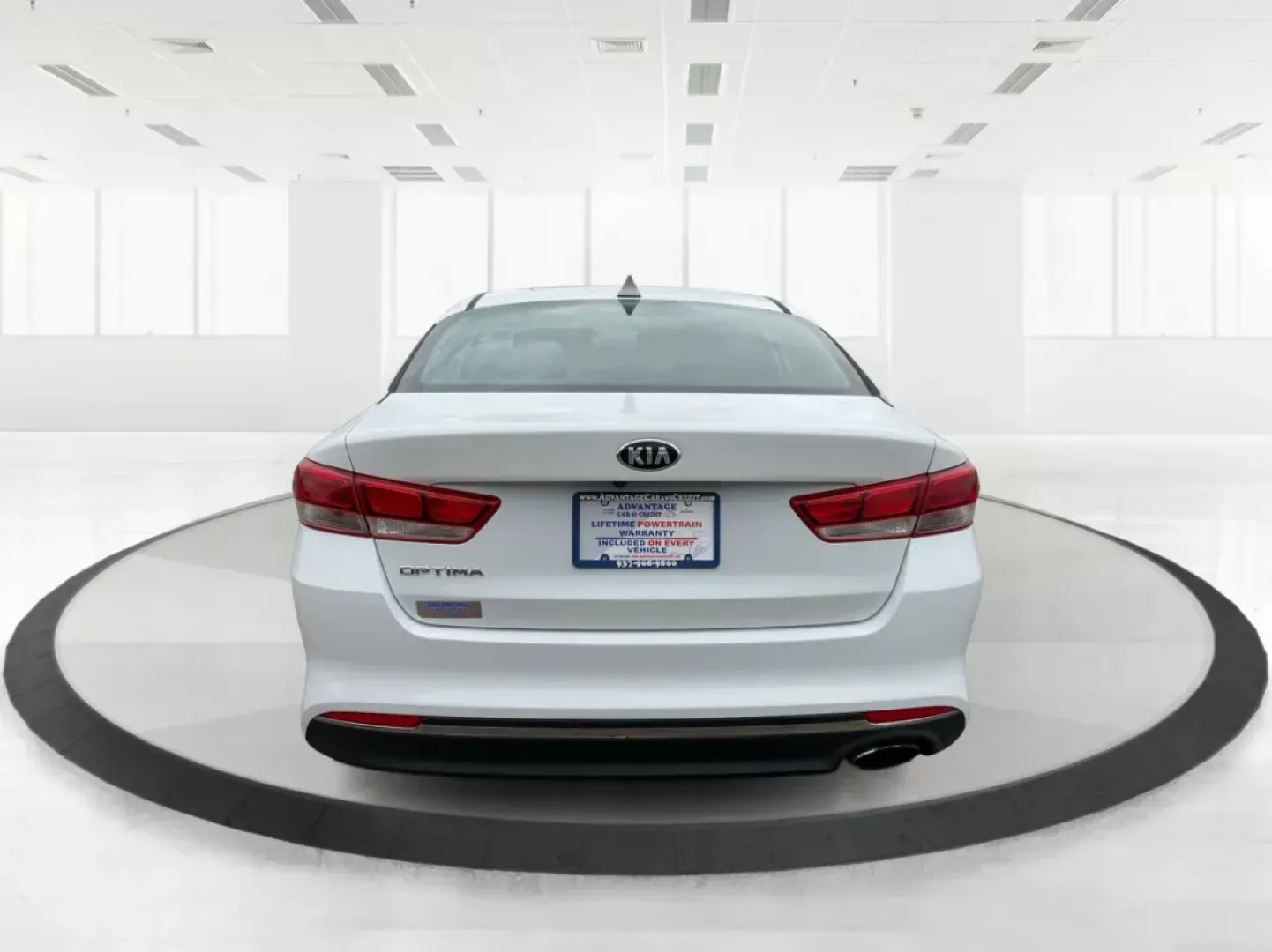 2016 Kia Optima LX (5XXGT4L32GG) with an Theta II 2.4L I-4 gasoline direct injection engine, located at 1184 Kauffman Ave, Fairborn, OH, 45324, (937) 908-9800, 39.807072, -84.031563 - Photo#3