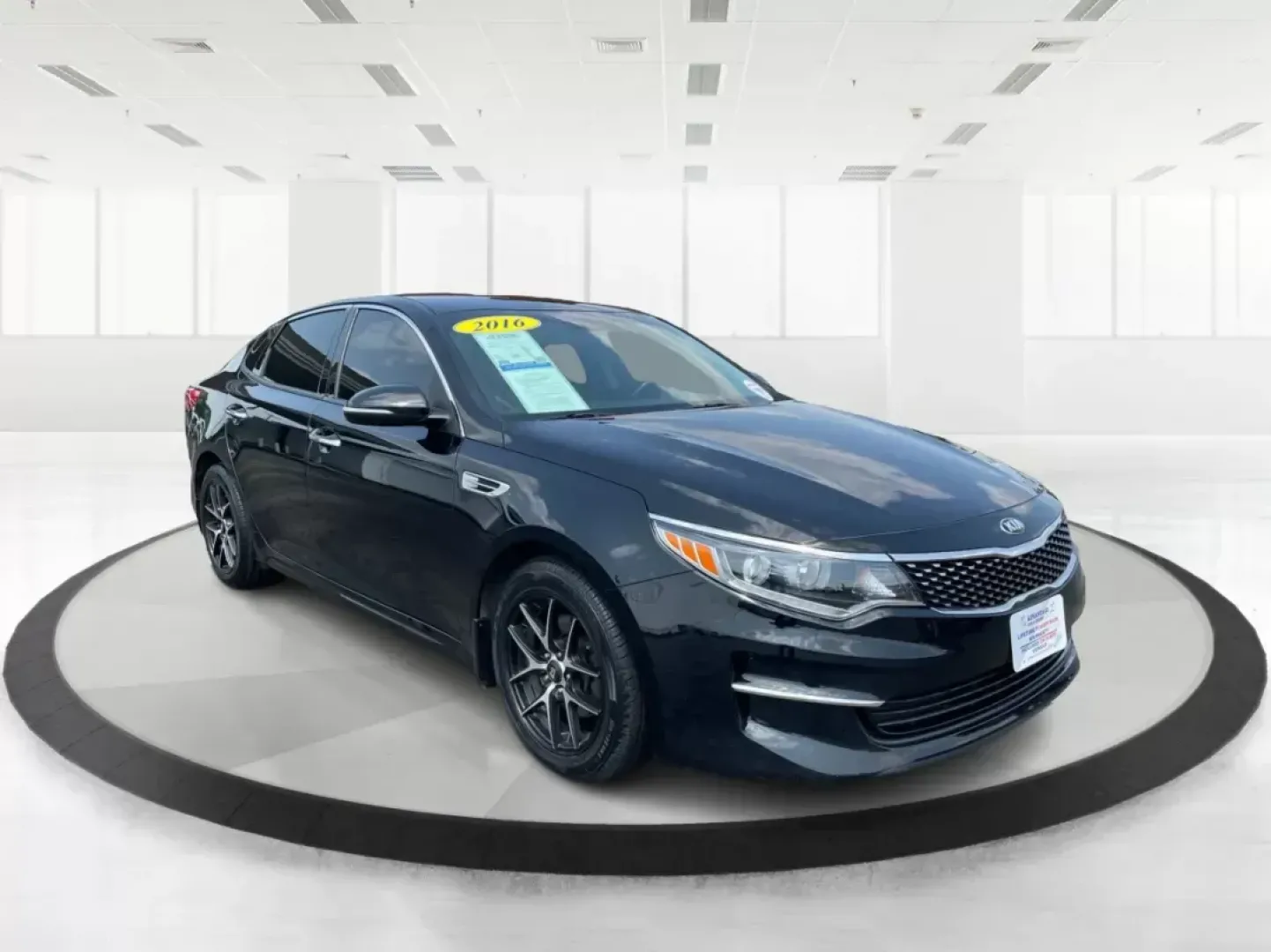 2016 Kia Optima EX (5XXGU4L35GG) with an Theta II 2.4L I-4 gasoline direct injection engine, located at 880 E. National Road, OH, 45377, (937) 908-9800, 39.891918, -84.183975 - Photo#0