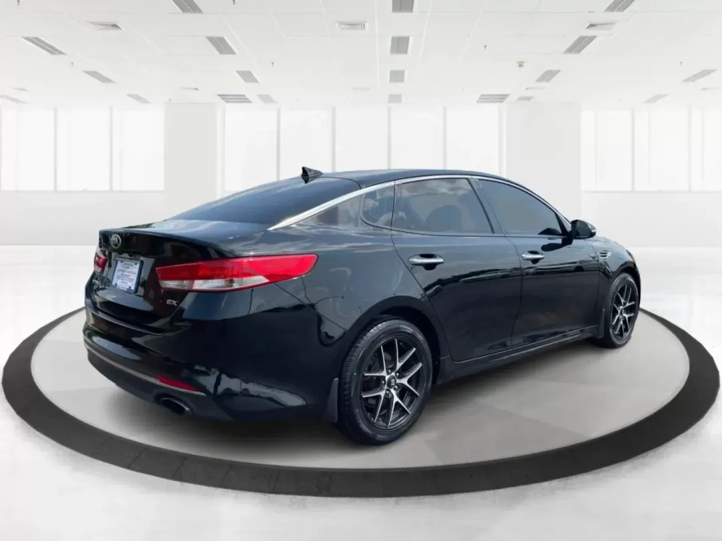 2016 Kia Optima EX (5XXGU4L35GG) with an Theta II 2.4L I-4 gasoline direct injection engine, located at 880 E. National Road, OH, 45377, (937) 908-9800, 39.891918, -84.183975 - Photo#2