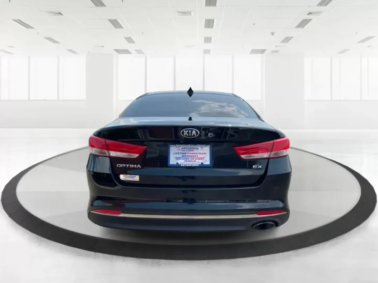 2016 Kia Optima EX (5XXGU4L35GG) with an Theta II 2.4L I-4 gasoline direct injection engine, located at 880 E. National Road, OH, 45377, (937) 908-9800, 39.891918, -84.183975 - Photo#3