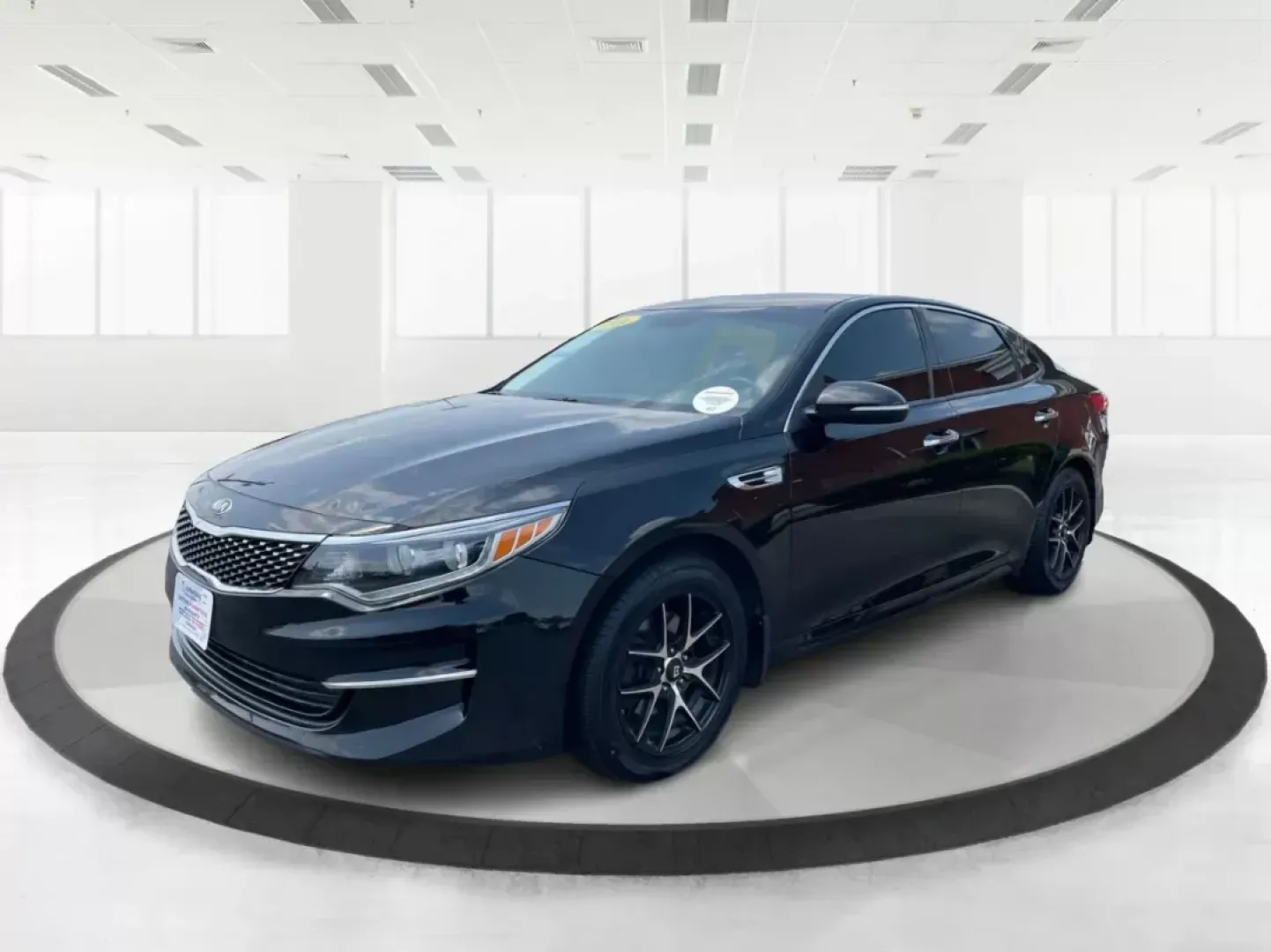 2016 Kia Optima EX (5XXGU4L35GG) with an Theta II 2.4L I-4 gasoline direct injection engine, located at 880 E. National Road, OH, 45377, (937) 908-9800, 39.891918, -84.183975 - Photo#7