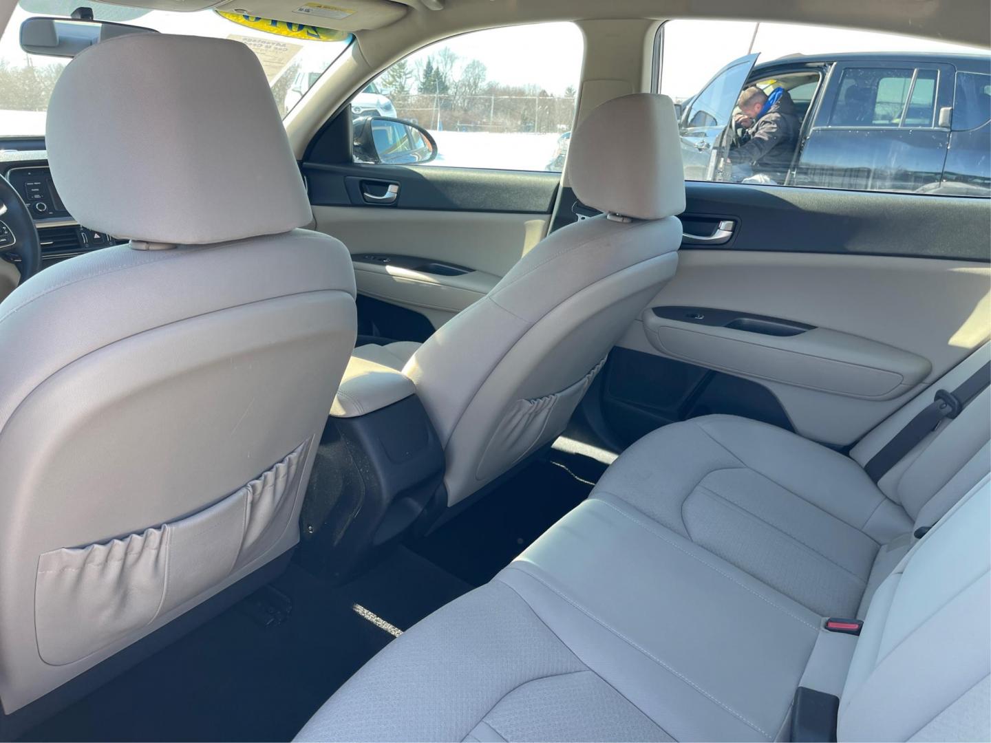 2016 Kia Optima LX (KNAGT4L3XG5) with an 2.4L L4 DOHC 16V engine, 6-Speed Automatic transmission, located at 1099 N County Rd 25A , Troy, OH, 45373, (937) 908-9800, 40.057041, -84.215462 - Photo#9