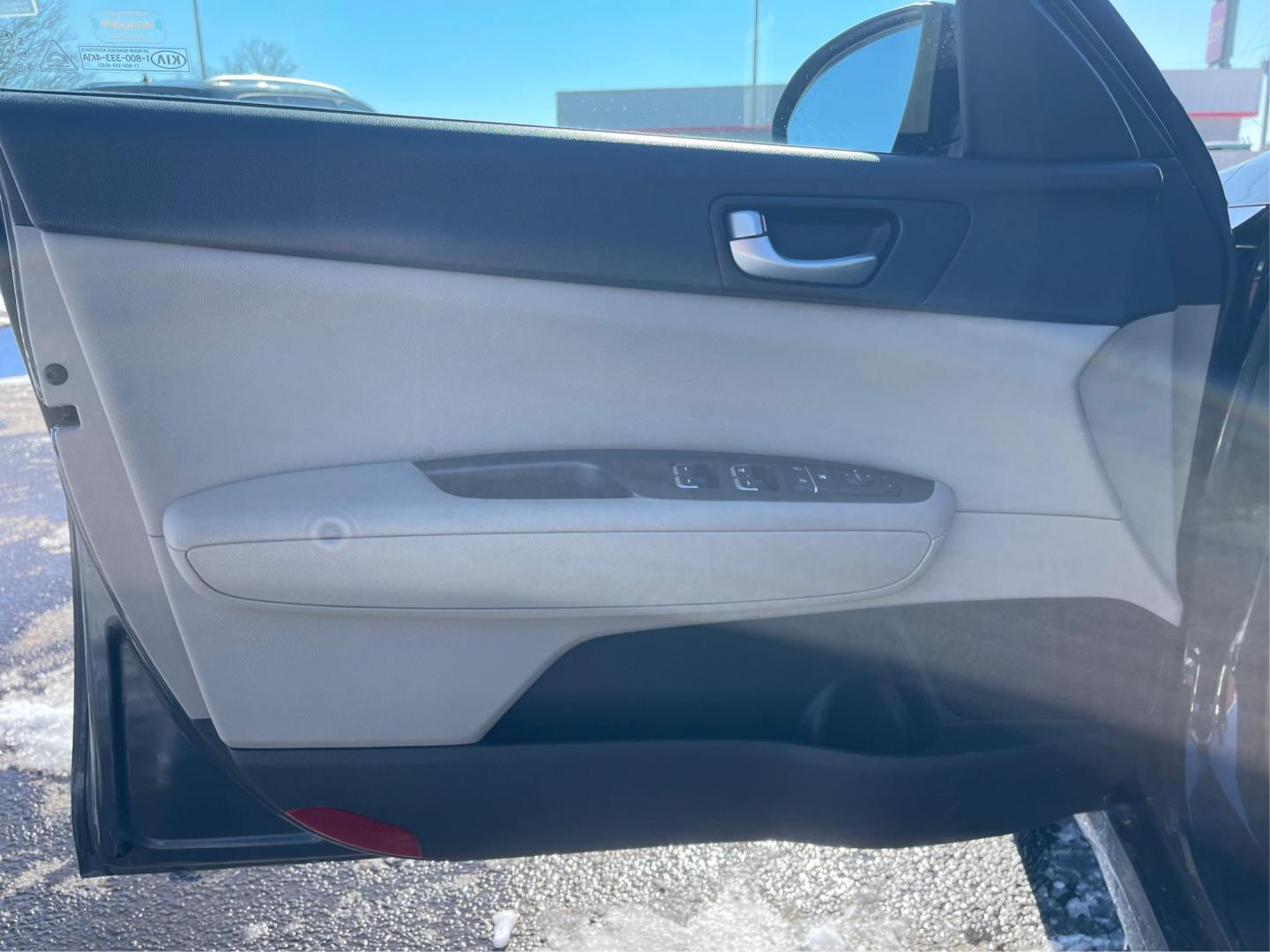 2016 Kia Optima LX (KNAGT4L3XG5) with an 2.4L L4 DOHC 16V engine, 6-Speed Automatic transmission, located at 1099 N County Rd 25A , Troy, OH, 45373, (937) 908-9800, 40.057041, -84.215462 - Photo#18