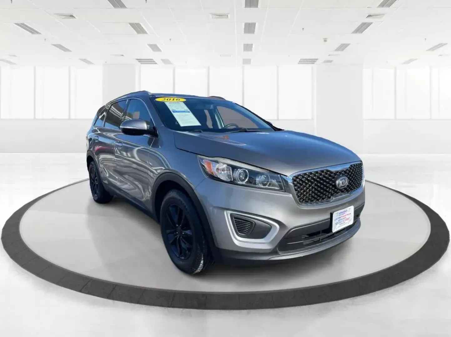 2016 Kia Sorento LX V6 2WD (5XYPG4A55GG) with an 3.3L V6 DOHC 24V engine, 6-Speed Automatic transmission, located at 880 E. National Road, OH, 45377, (937) 908-9800, 39.891918, -84.183975 - Photo#0