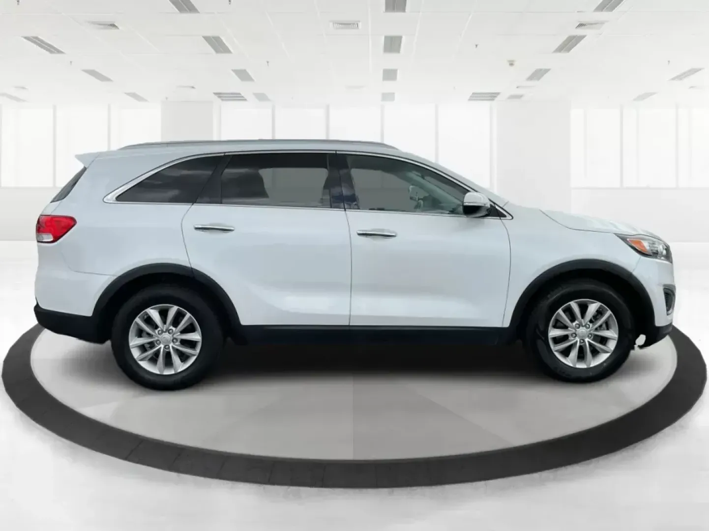 2016 Kia Sorento 2.4L LX (5XYPG4A39GG) with an 2.4L I-4 gasoline direct injection engine, located at 401 Woodman Dr, Riverside, OH, 45431, (937) 908-9800, 39.761024, -84.120956 - Photo#1
