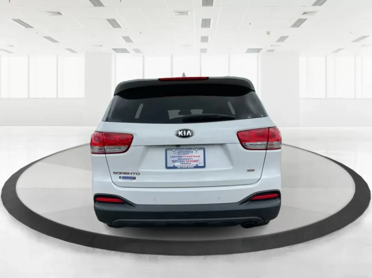 2016 Kia Sorento 2.4L LX (5XYPG4A39GG) with an 2.4L I-4 gasoline direct injection engine, located at 401 Woodman Dr, Riverside, OH, 45431, (937) 908-9800, 39.761024, -84.120956 - Photo#3
