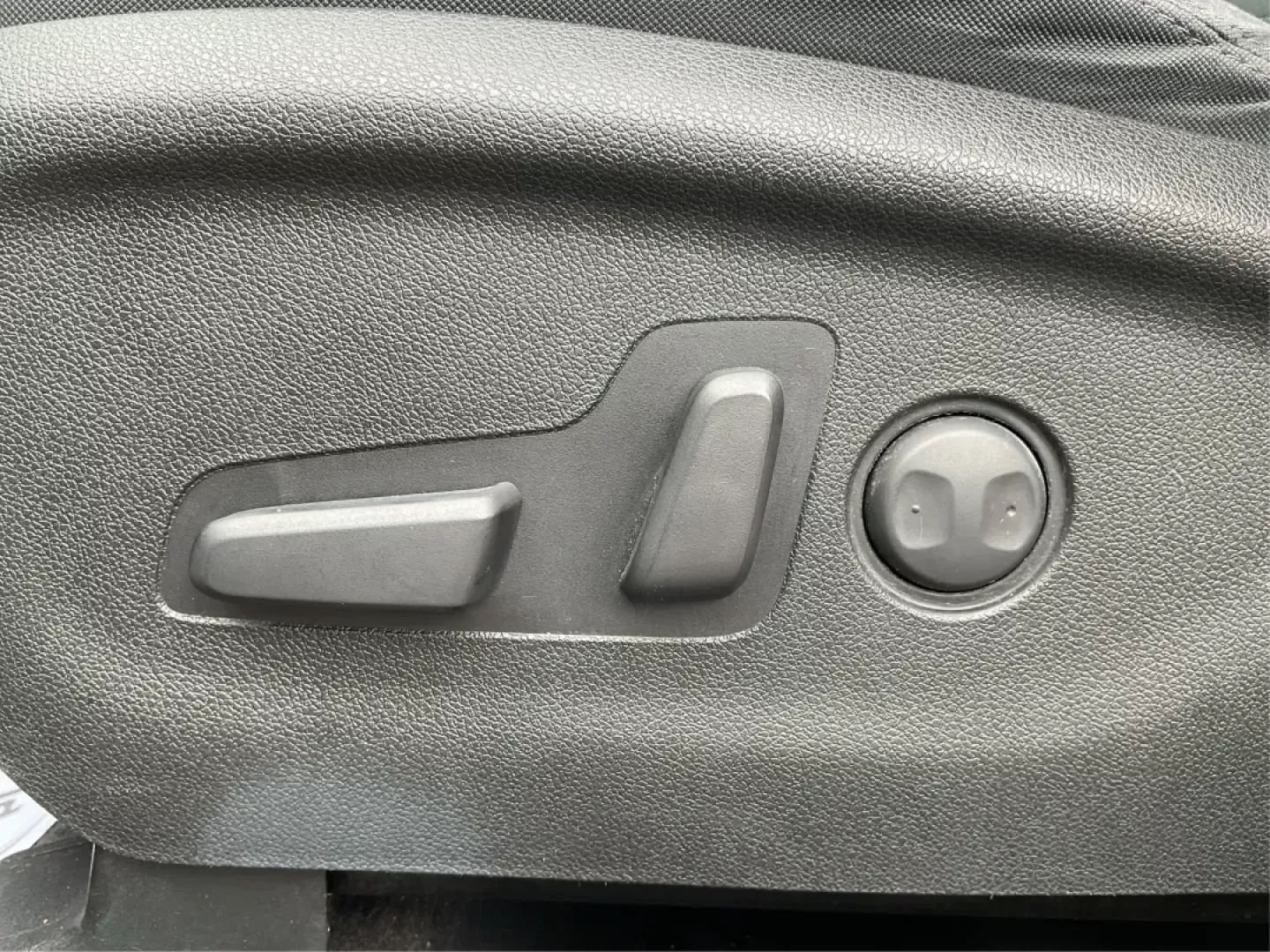 2016 Kia Sorento 2.4L LX (5XYPG4A39GG) with an 2.4L I-4 gasoline direct injection engine, located at 401 Woodman Dr, Riverside, OH, 45431, (937) 908-9800, 39.761024, -84.120956 - Photo#16