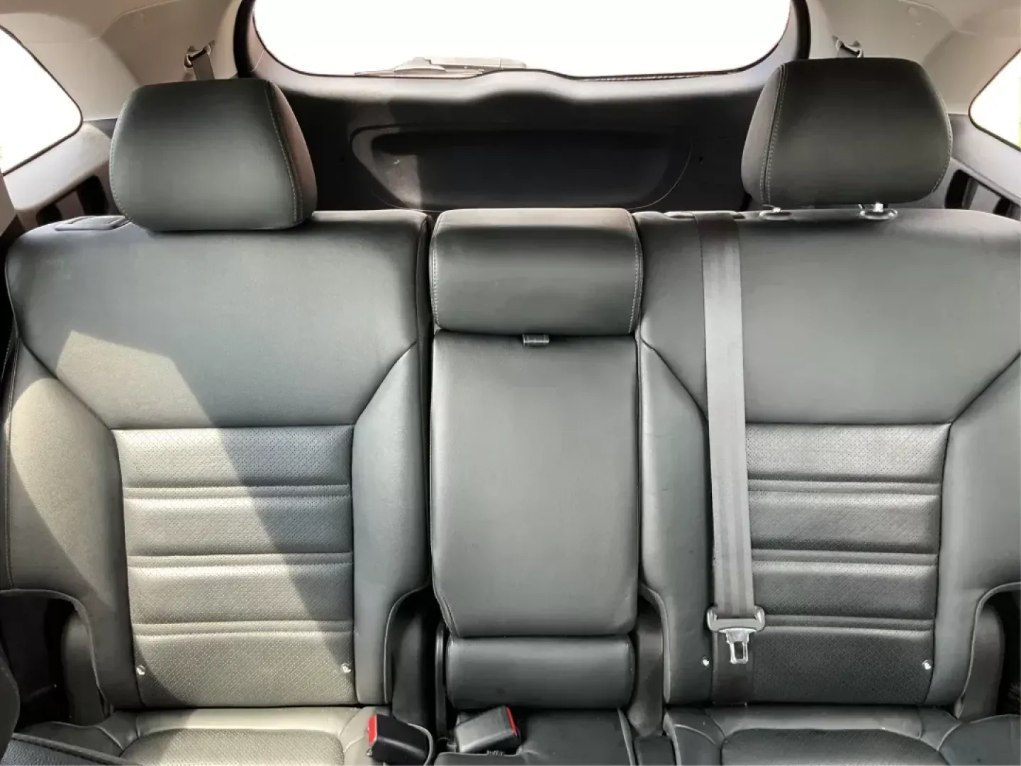 2016 Kia Sorento 3.3L EX (5XYPHDA5XGG) with an Lambda II 3.3L V-6 gasoline direct injection engine, located at 8750 N County Rd 25A, Piqua, OH, 45356, (937) 908-9800, 40.164391, -84.232513 - Photo#13