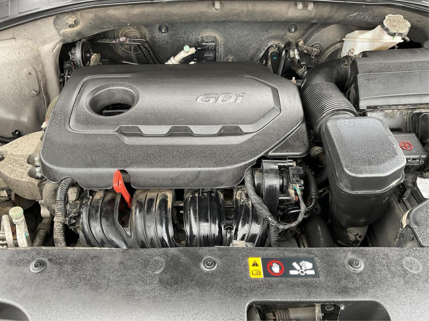 2016 Kia Sorento 2.4L LX (5XYPGDA32GG) with an 2.4L I-4 gasoline direct injection engine, located at 4508 South Dixie Dr, Moraine, OH, 45439, (937) 908-9800, 39.807072, -84.031563 - Photo#10