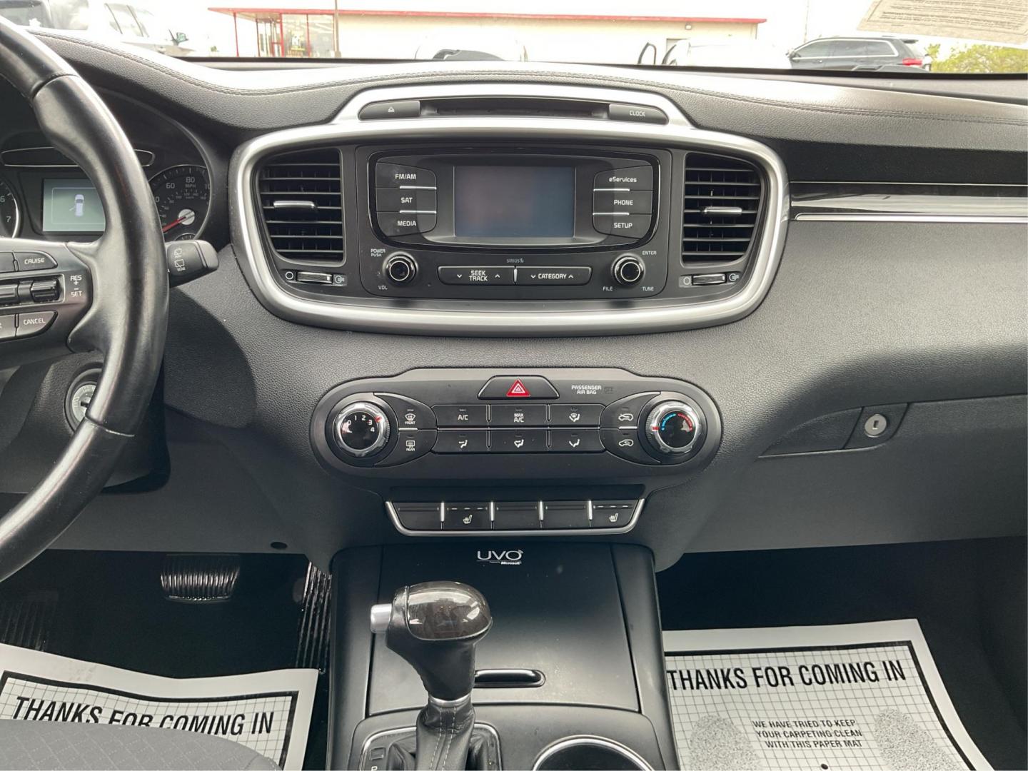 2016 Kia Sorento 2.4L LX (5XYPGDA32GG) with an 2.4L I-4 gasoline direct injection engine, located at 4508 South Dixie Dr, Moraine, OH, 45439, (937) 908-9800, 39.807072, -84.031563 - Photo#12