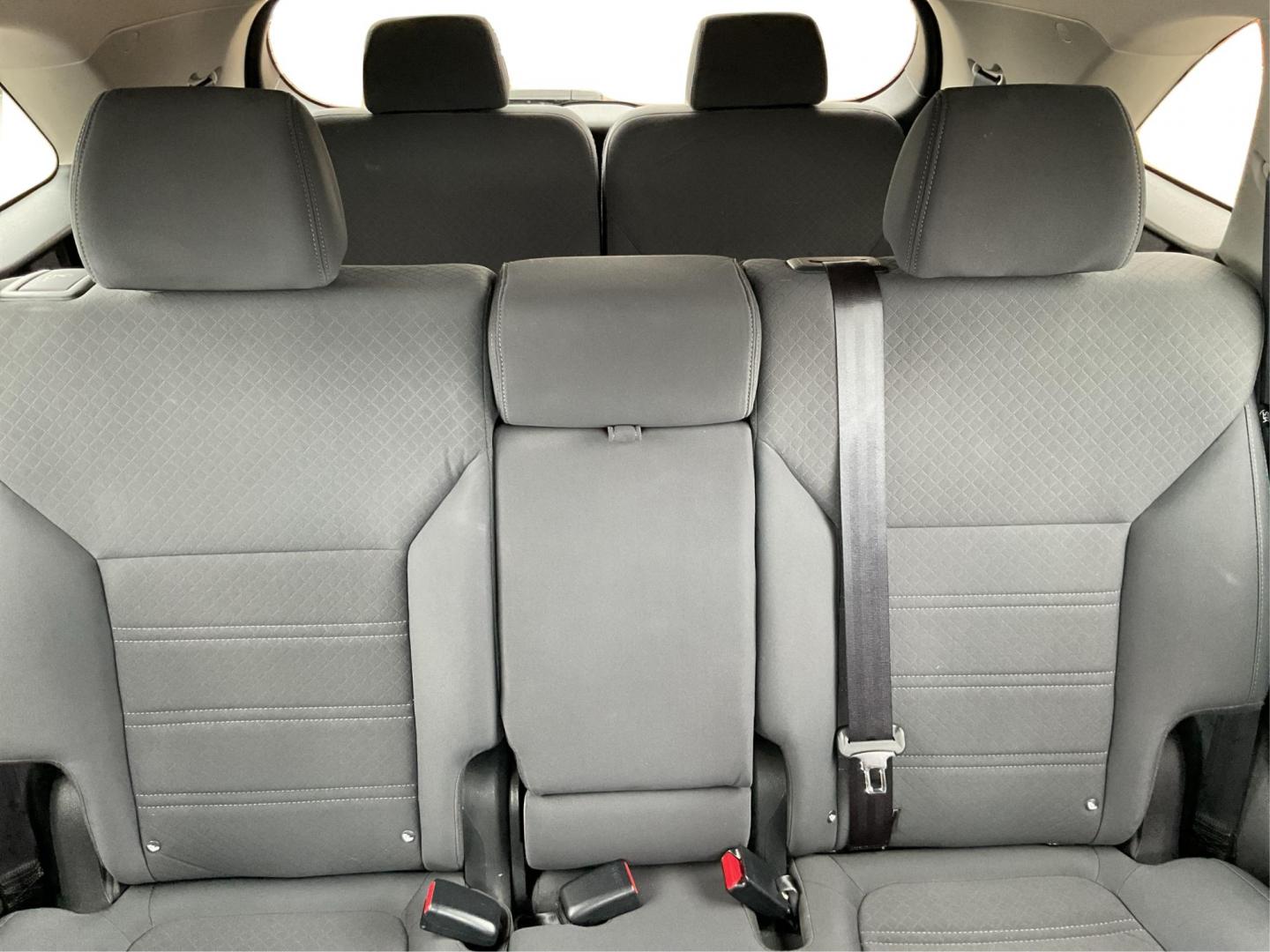 2016 Kia Sorento 2.4L LX (5XYPGDA32GG) with an 2.4L I-4 gasoline direct injection engine, located at 4508 South Dixie Dr, Moraine, OH, 45439, (937) 908-9800, 39.807072, -84.031563 - Photo#13
