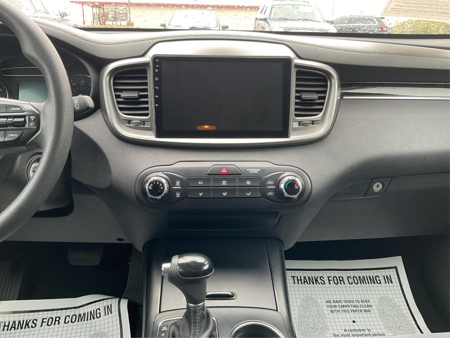 2016 Sparkling Silver Kia Sorento L 2WD (5XYPG4A31GG) with an 2.4L L4 DOHC 16V engine, 6-Speed Automatic transmission, located at 1184 Kauffman Ave, Fairborn, OH, 45324, (937) 908-9800, 39.807072, -84.031563 - Photo#12