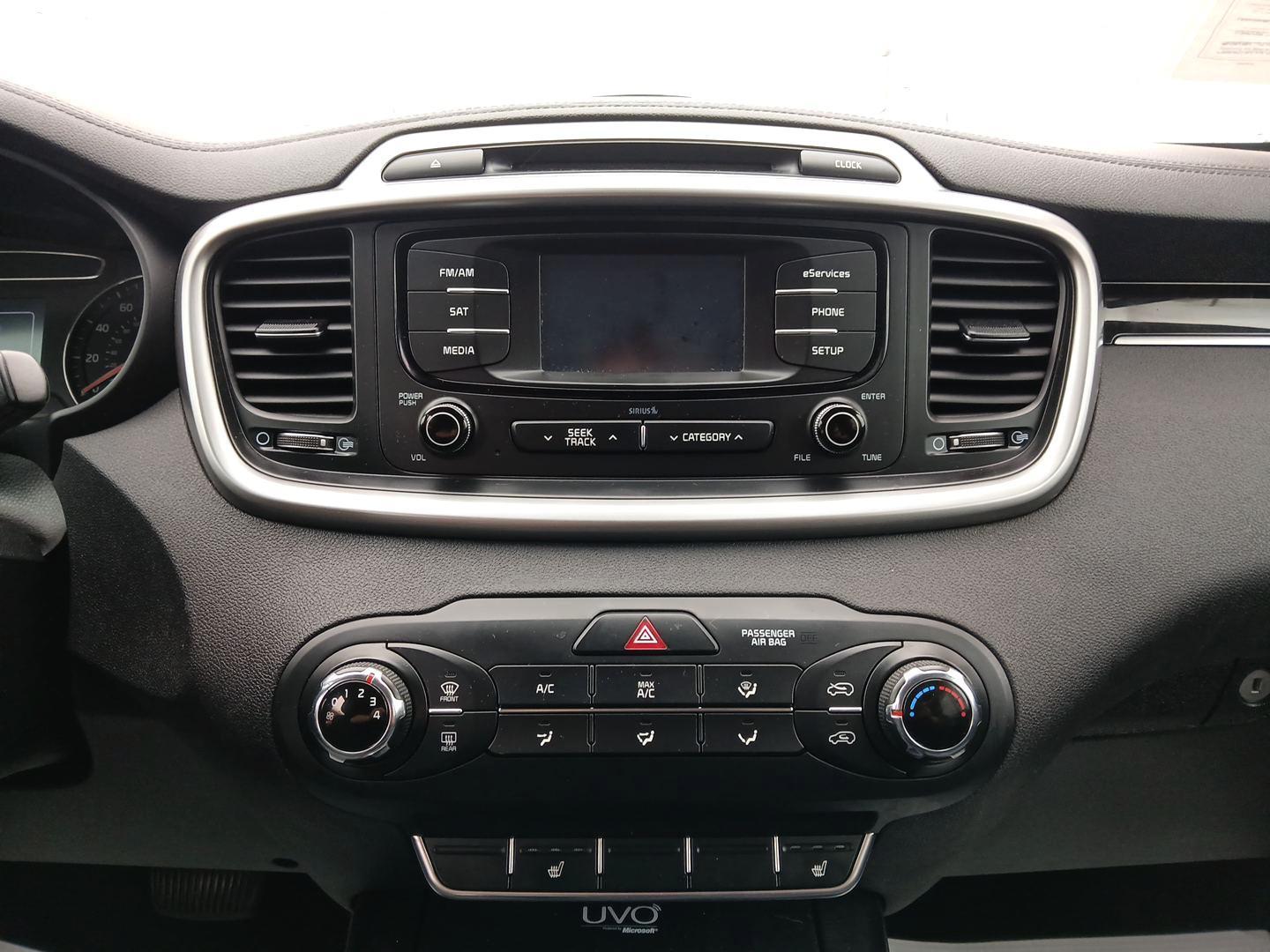 2016 Kia Sorento LX 2WD (5XYPG4A30GG) with an 2.4L L4 DOHC 16V engine, 6-Speed Automatic transmission, located at 1951 S Dayton Lakeview Rd., New Carlisle, OH, 45344, (937) 908-9800, 39.890999, -84.050255 - Photo#11