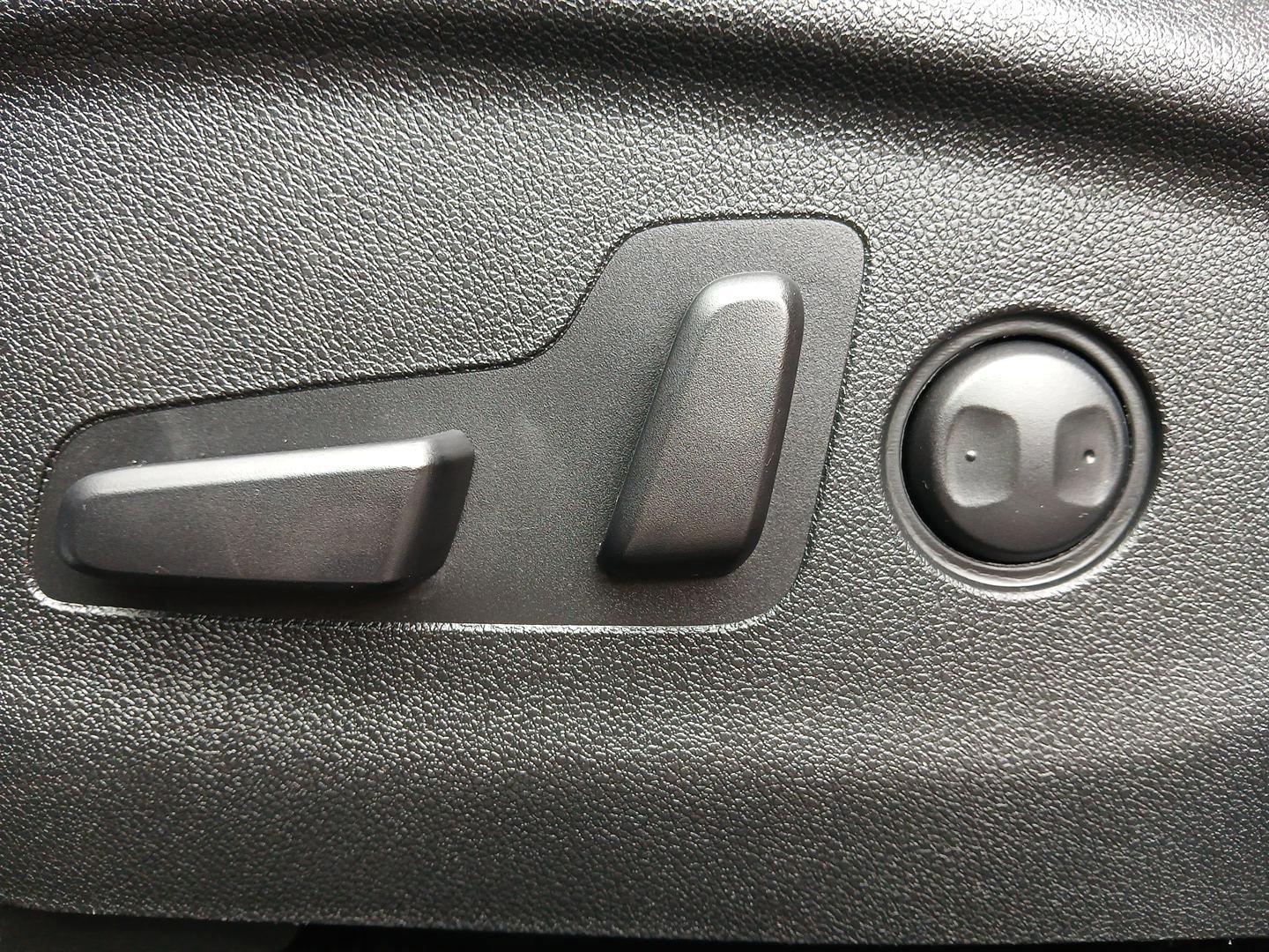 2016 Kia Sorento LX 2WD (5XYPG4A30GG) with an 2.4L L4 DOHC 16V engine, 6-Speed Automatic transmission, located at 1951 S Dayton Lakeview Rd., New Carlisle, OH, 45344, (937) 908-9800, 39.890999, -84.050255 - Photo#16