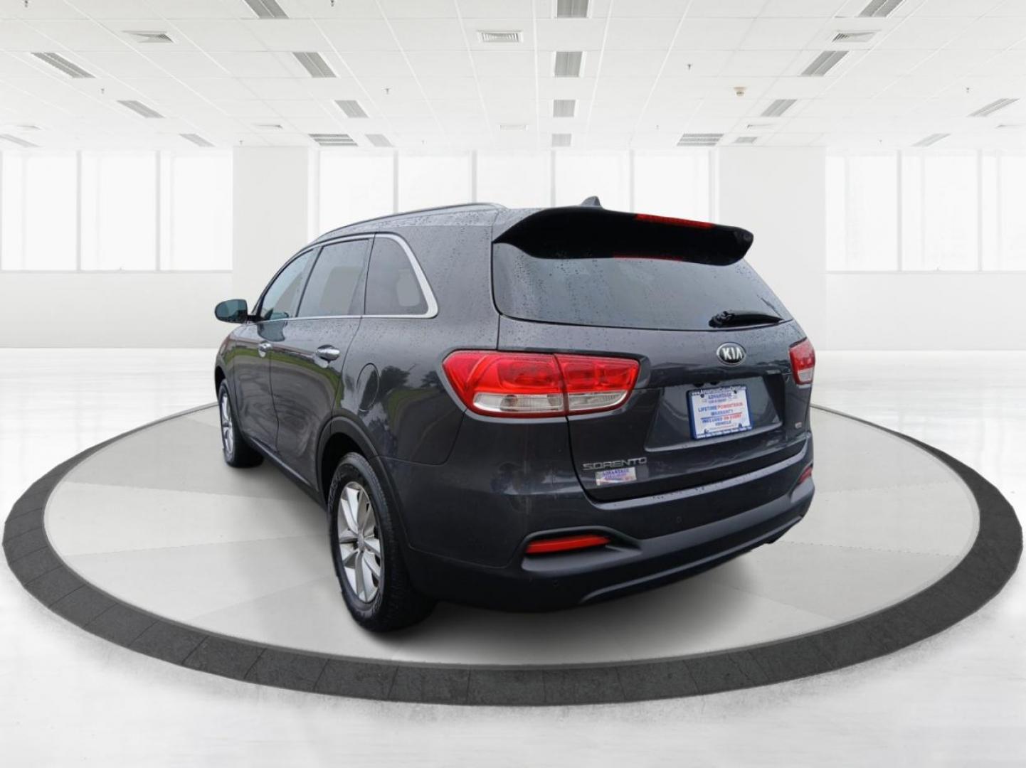 2016 Kia Sorento LX 2WD (5XYPG4A30GG) with an 2.4L L4 DOHC 16V engine, 6-Speed Automatic transmission, located at 1951 S Dayton Lakeview Rd., New Carlisle, OH, 45344, (937) 908-9800, 39.890999, -84.050255 - Photo#4