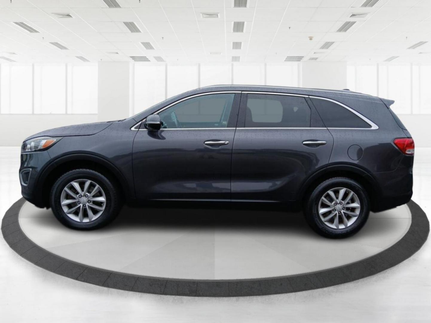 2016 Kia Sorento LX 2WD (5XYPG4A30GG) with an 2.4L L4 DOHC 16V engine, 6-Speed Automatic transmission, located at 1951 S Dayton Lakeview Rd., New Carlisle, OH, 45344, (937) 908-9800, 39.890999, -84.050255 - Photo#5