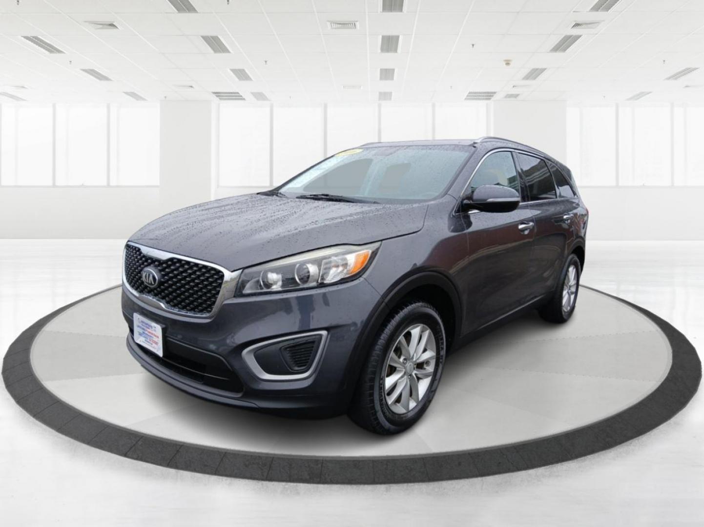 2016 Kia Sorento LX 2WD (5XYPG4A30GG) with an 2.4L L4 DOHC 16V engine, 6-Speed Automatic transmission, located at 1951 S Dayton Lakeview Rd., New Carlisle, OH, 45344, (937) 908-9800, 39.890999, -84.050255 - Photo#6