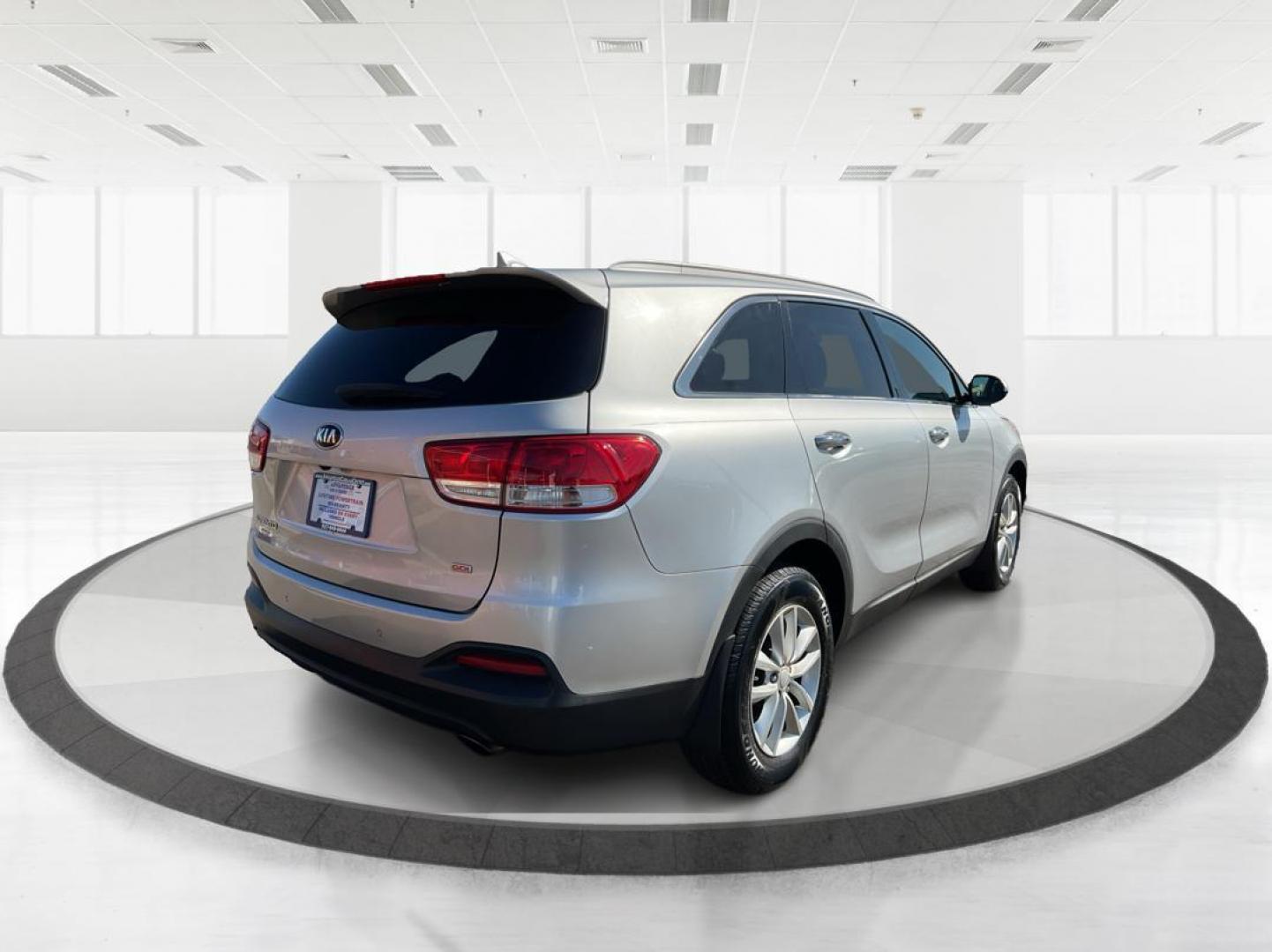 2016 Kia Sorento 2.4L LX (5XYPG4A34GG) with an 2.4L I-4 gasoline direct injection engine, located at 880 E. National Road, OH, 45377, (937) 908-9800, 39.891918, -84.183975 - Photo#2