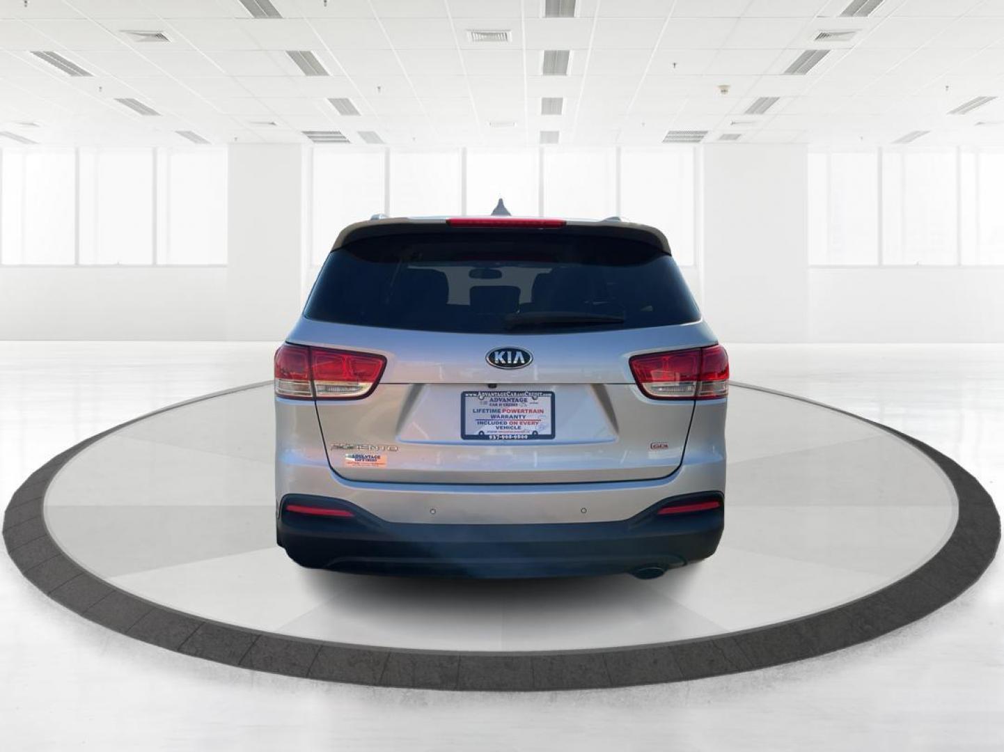 2016 Kia Sorento 2.4L LX (5XYPG4A34GG) with an 2.4L I-4 gasoline direct injection engine, located at 880 E. National Road, OH, 45377, (937) 908-9800, 39.891918, -84.183975 - Photo#3