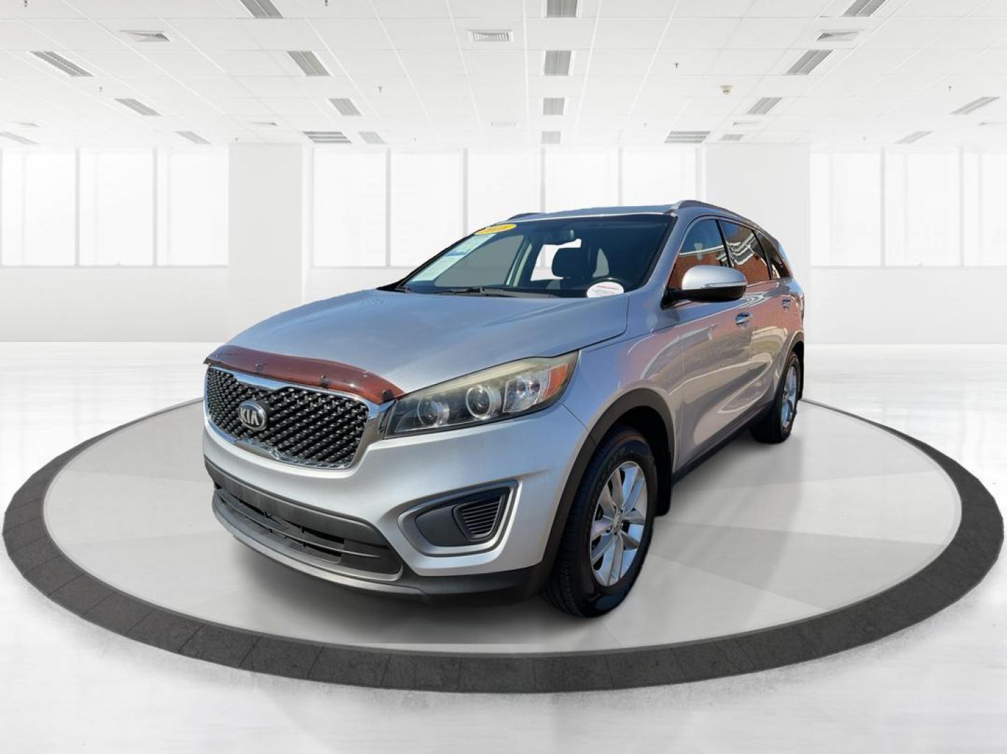 2016 Kia Sorento 2.4L LX (5XYPG4A34GG) with an 2.4L I-4 gasoline direct injection engine, located at 880 E. National Road, OH, 45377, (937) 908-9800, 39.891918, -84.183975 - Photo#7