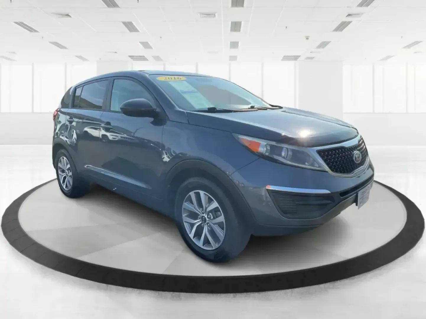 2016 Kia Sportage LX (KNDPB3AC1G7) with an Theta II 2.4L I-4 gasoline direct injection engine, located at 1230 East Main St, Xenia, OH, 45385, (937) 908-9800, 39.688042, -83.910538 - Photo#0