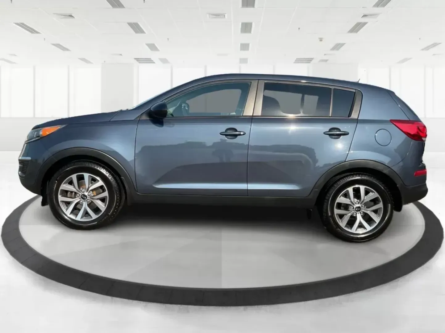 2016 Kia Sportage LX (KNDPB3AC1G7) with an Theta II 2.4L I-4 gasoline direct injection engine, located at 1230 East Main St, Xenia, OH, 45385, (937) 908-9800, 39.688042, -83.910538 - Photo#5