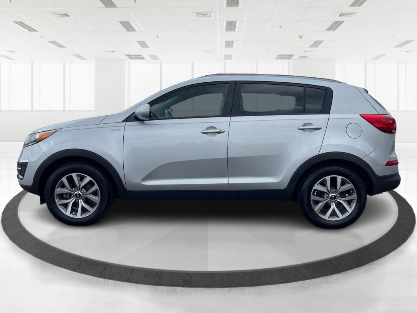 2016 Kia Sportage LX AWD (KNDPBCAC3G7) with an 2.4L V6 DOHC 24V engine, 6-Speed Automatic transmission, located at 1184 Kauffman Ave, Fairborn, OH, 45324, (937) 908-9800, 39.807072, -84.031563 - Photo#5