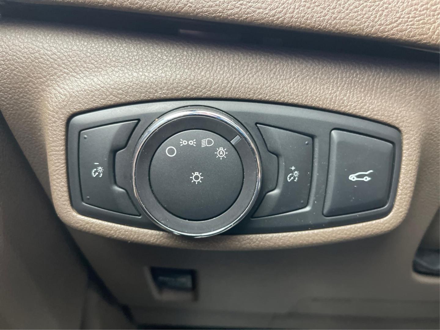 2016 Lincoln Mkc Reserve (5LMTJ3DH5GU) with an Other engine, located at 880 E. National Road, OH, 45377, (937) 908-9800, 39.891918, -84.183975 - Photo#17