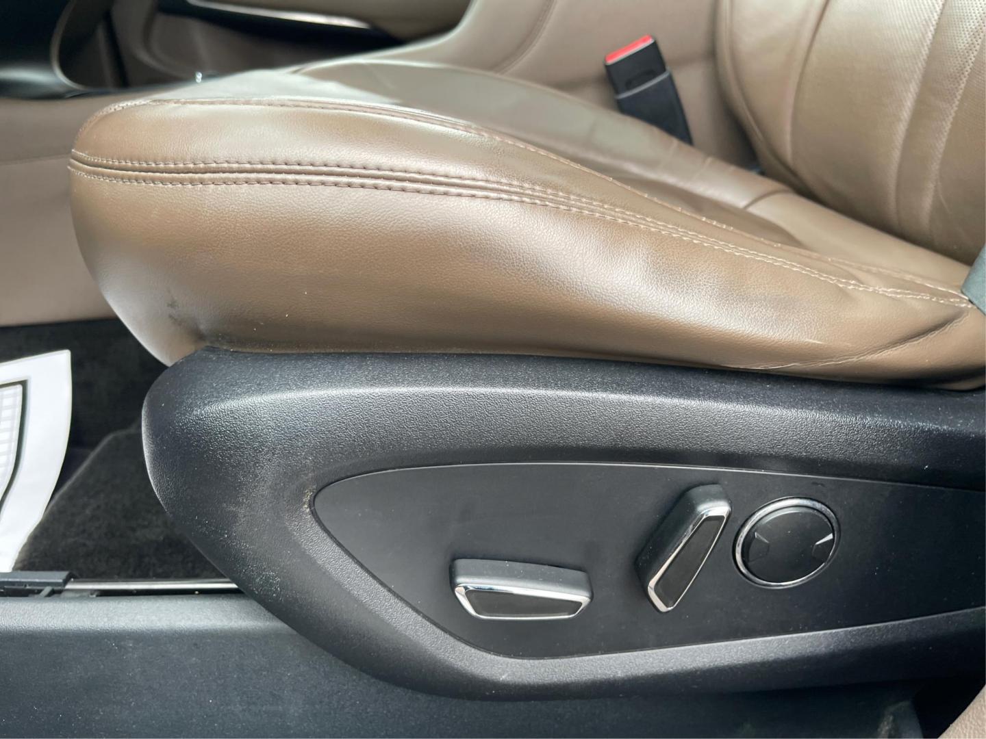 2016 Lincoln Mkc Reserve (5LMTJ3DH5GU) with an Other engine, located at 880 E. National Road, OH, 45377, (937) 908-9800, 39.891918, -84.183975 - Photo#18