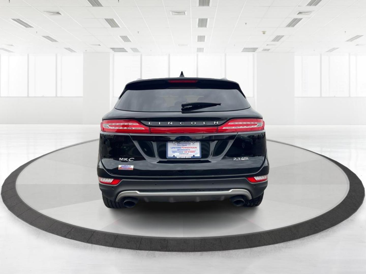 2016 Lincoln Mkc Reserve (5LMTJ3DH5GU) with an Other engine, located at 880 E. National Road, OH, 45377, (937) 908-9800, 39.891918, -84.183975 - Photo#3