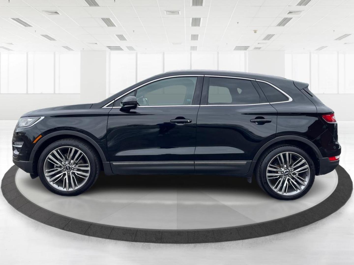 2016 Lincoln Mkc Reserve (5LMTJ3DH5GU) with an Other engine, located at 880 E. National Road, OH, 45377, (937) 908-9800, 39.891918, -84.183975 - Photo#5