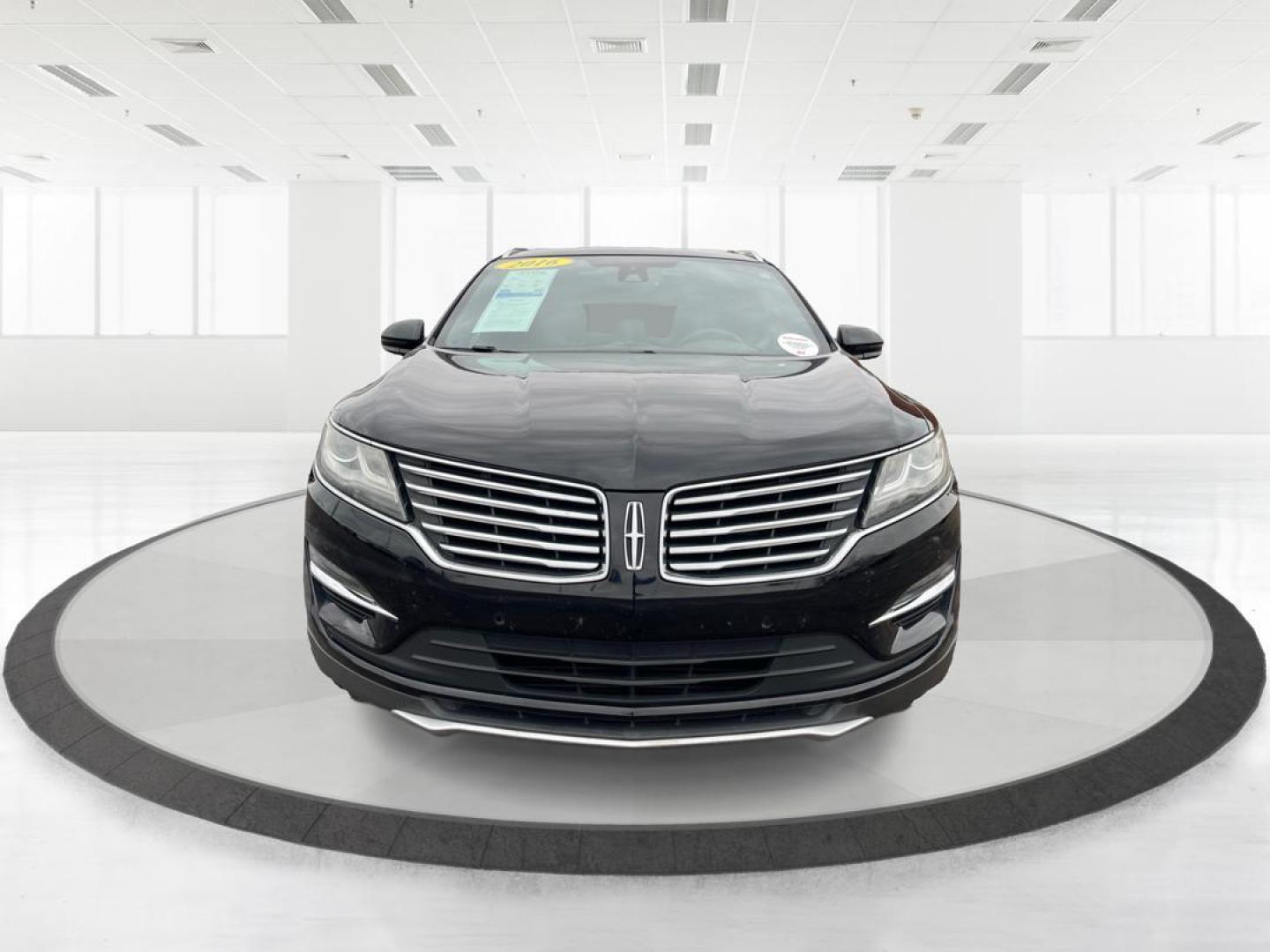 2016 Lincoln Mkc Reserve (5LMTJ3DH5GU) with an Other engine, located at 880 E. National Road, OH, 45377, (937) 908-9800, 39.891918, -84.183975 - Photo#6