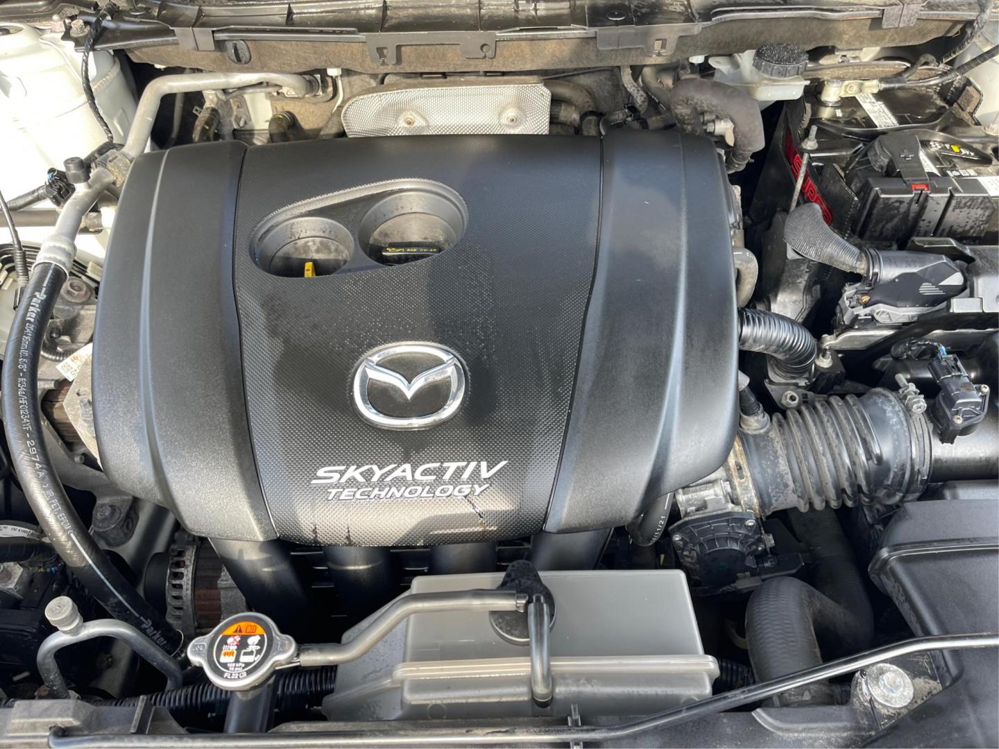 2016 Mazda CX-5 Grand Touring AWD (JM3KE4DY8G0) with an 2.5L L4 DOHC 16V engine, 6-Speed Automatic transmission, located at 1230 East Main St, Xenia, OH, 45385, (937) 908-9800, 39.688042, -83.910538 - Photo#10