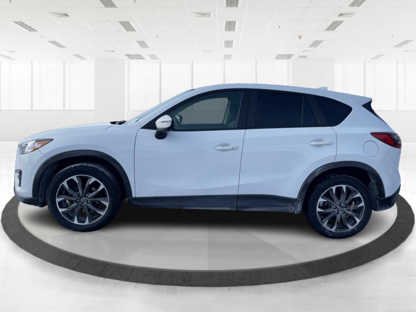 2016 Mazda CX-5 Grand Touring AWD (JM3KE4DY8G0) with an 2.5L L4 DOHC 16V engine, 6-Speed Automatic transmission, located at 1230 East Main St, Xenia, OH, 45385, (937) 908-9800, 39.688042, -83.910538 - Photo#5