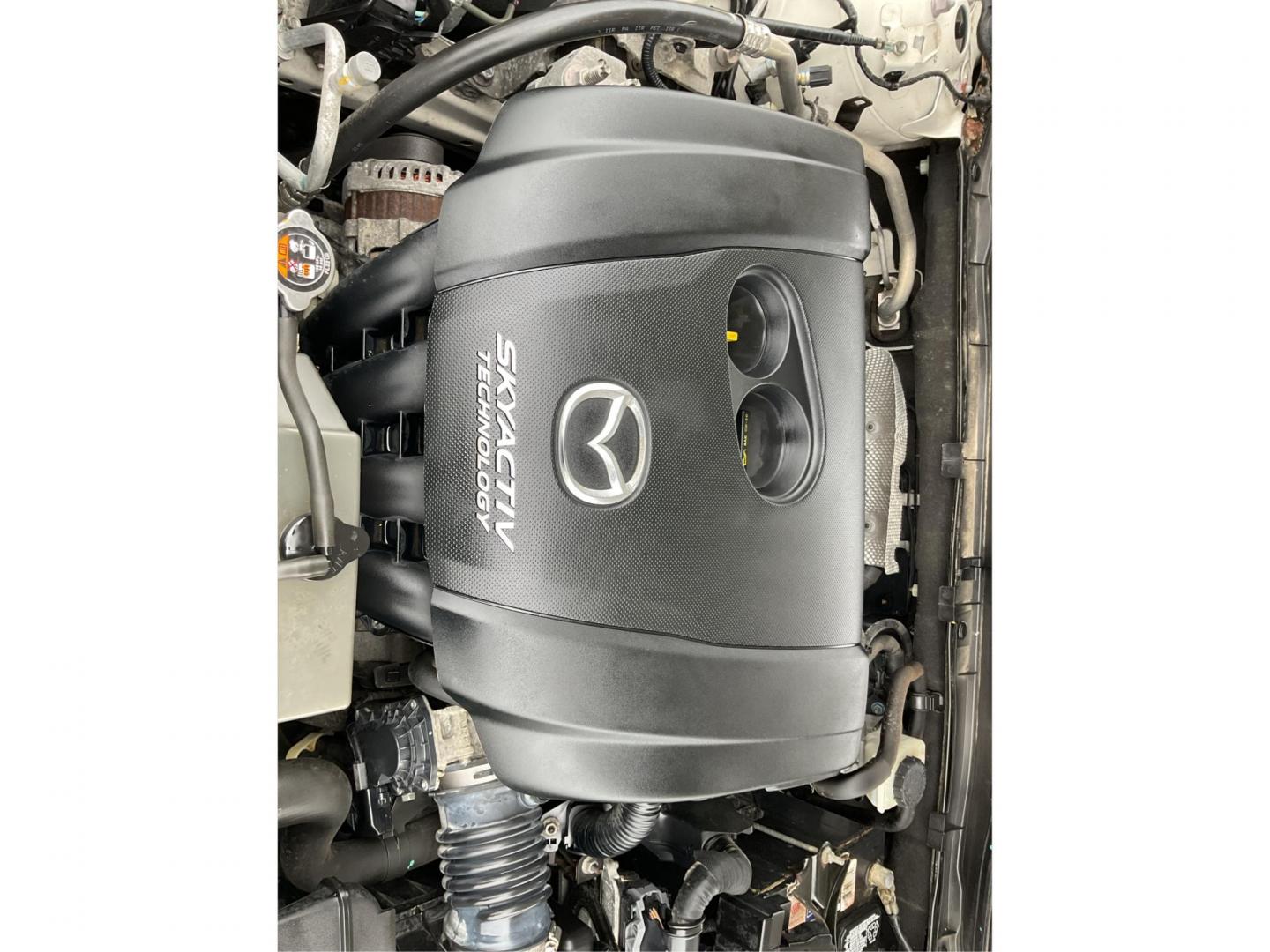 2016 Mazda Mazda3 i Sport (3MZBM1T74GM) with an SKYACTIV-G 2L I-4 gasoline direct injection engine, located at 880 E. National Road, OH, 45377, (937) 908-9800, 39.891918, -84.183975 - Photo#10