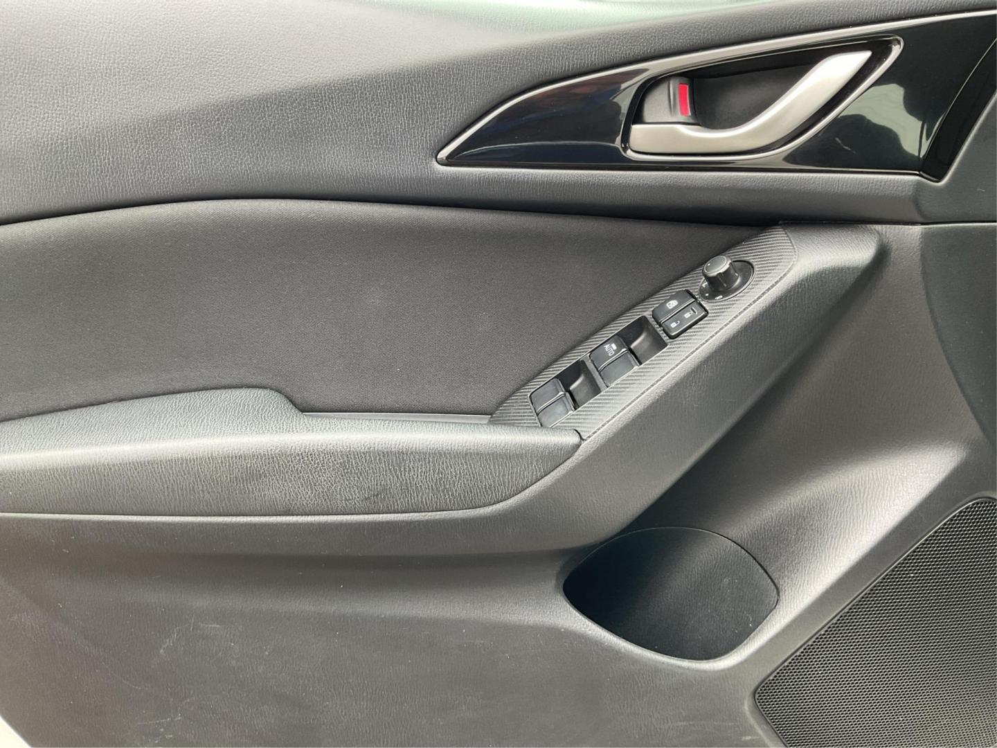 2016 Mazda Mazda3 i Sport (3MZBM1T74GM) with an SKYACTIV-G 2L I-4 gasoline direct injection engine, located at 880 E. National Road, OH, 45377, (937) 908-9800, 39.891918, -84.183975 - Photo#16