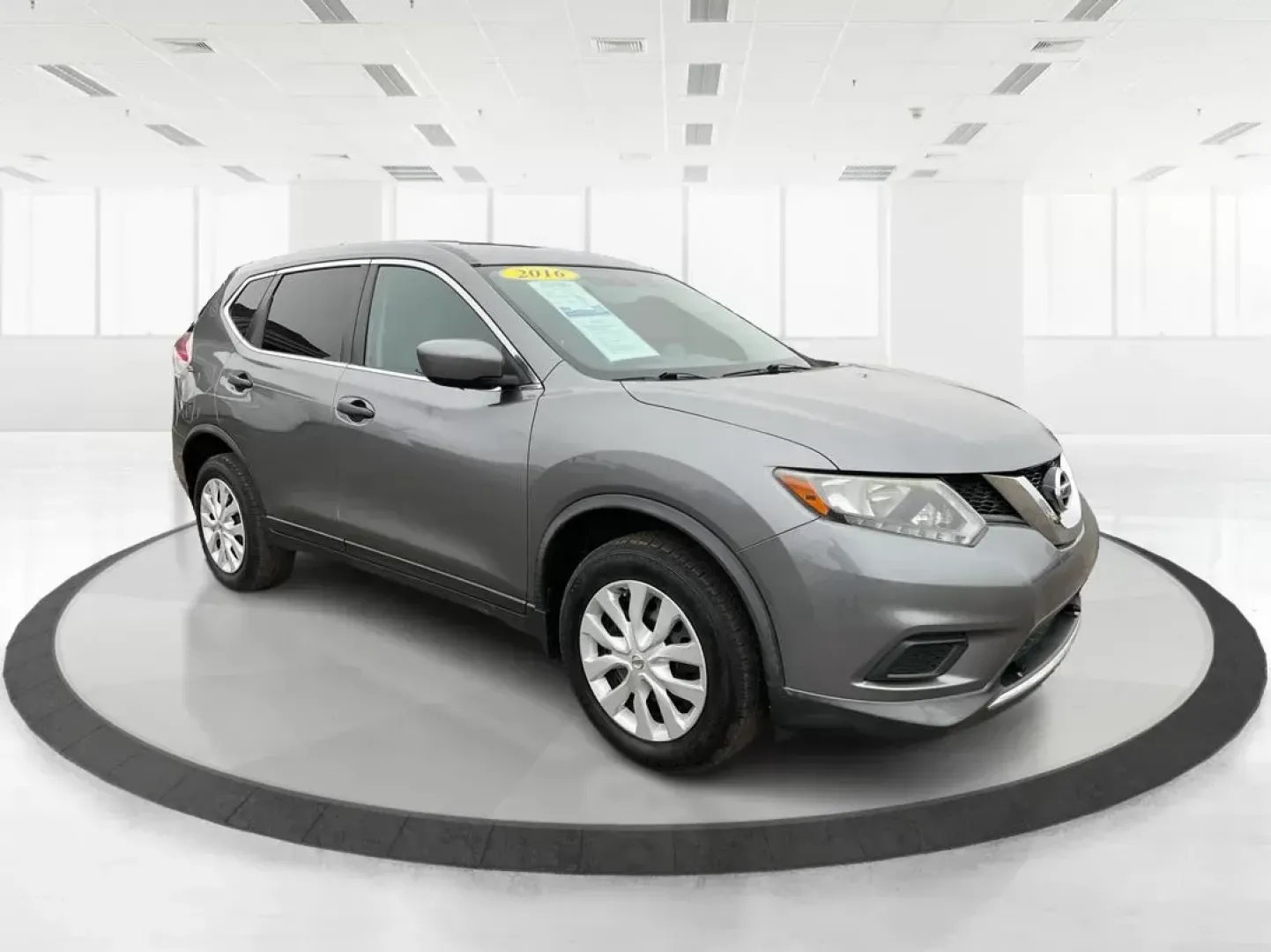 2016 Nissan Rogue S AWD (KNMAT2MV4GP) with an 2.5L L4 DOHC 16V engine, Continuously Variable Transmission transmission, located at 4508 South Dixie Dr, Moraine, OH, 45439, (937) 908-9800, 39.807072, -84.031563 - Photo#0