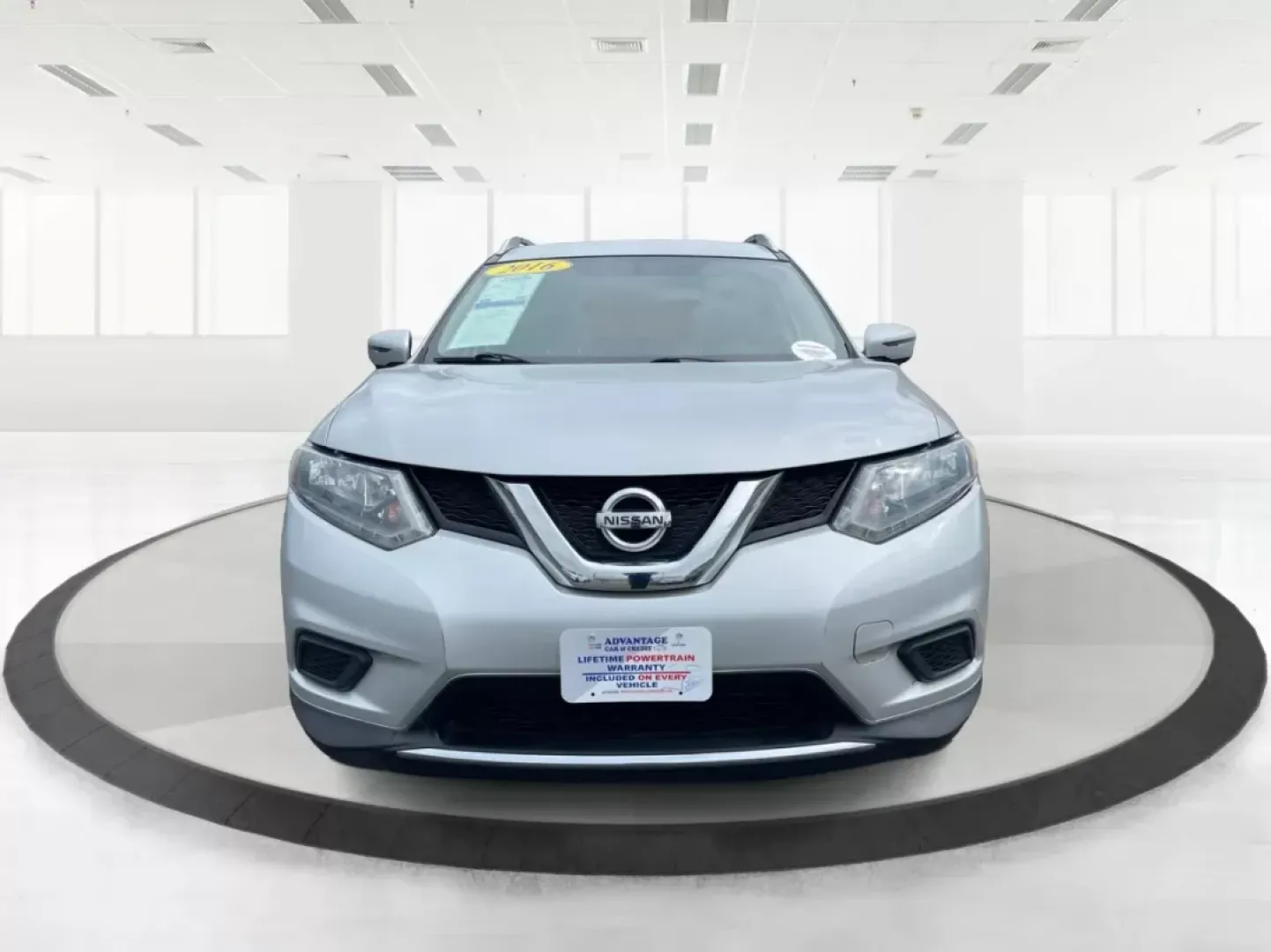2016 Nissan Rogue SV (KNMAT2MV9GP) with an 2.5L I-4 DOHC engine, located at 4508 South Dixie Dr, Moraine, OH, 45439, (937) 908-9800, 39.807072, -84.031563 - Photo#6
