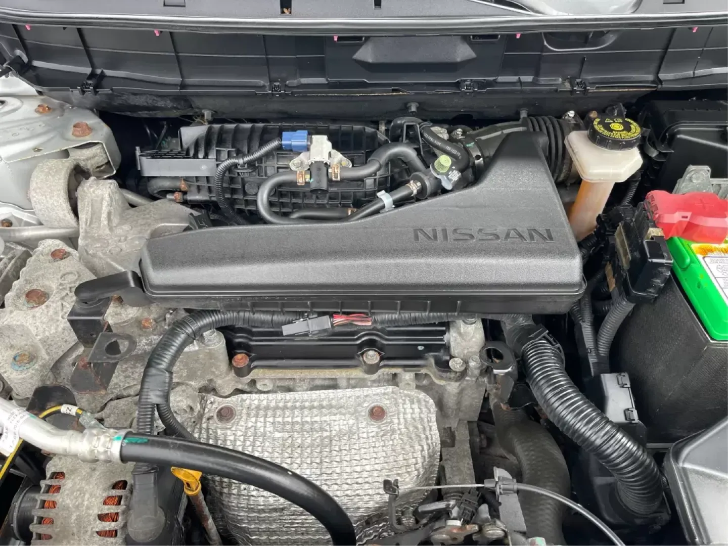 2016 Nissan Rogue SV (KNMAT2MV9GP) with an 2.5L I-4 DOHC engine, located at 4508 South Dixie Dr, Moraine, OH, 45439, (937) 908-9800, 39.807072, -84.031563 - Photo#10
