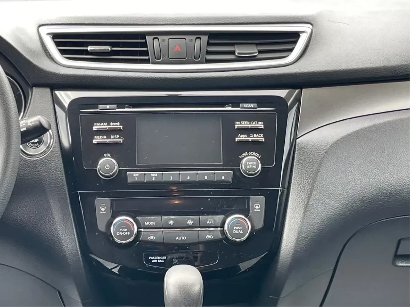 2016 Nissan Rogue SV (KNMAT2MV9GP) with an 2.5L I-4 DOHC engine, located at 4508 South Dixie Dr, Moraine, OH, 45439, (937) 908-9800, 39.807072, -84.031563 - Photo#12