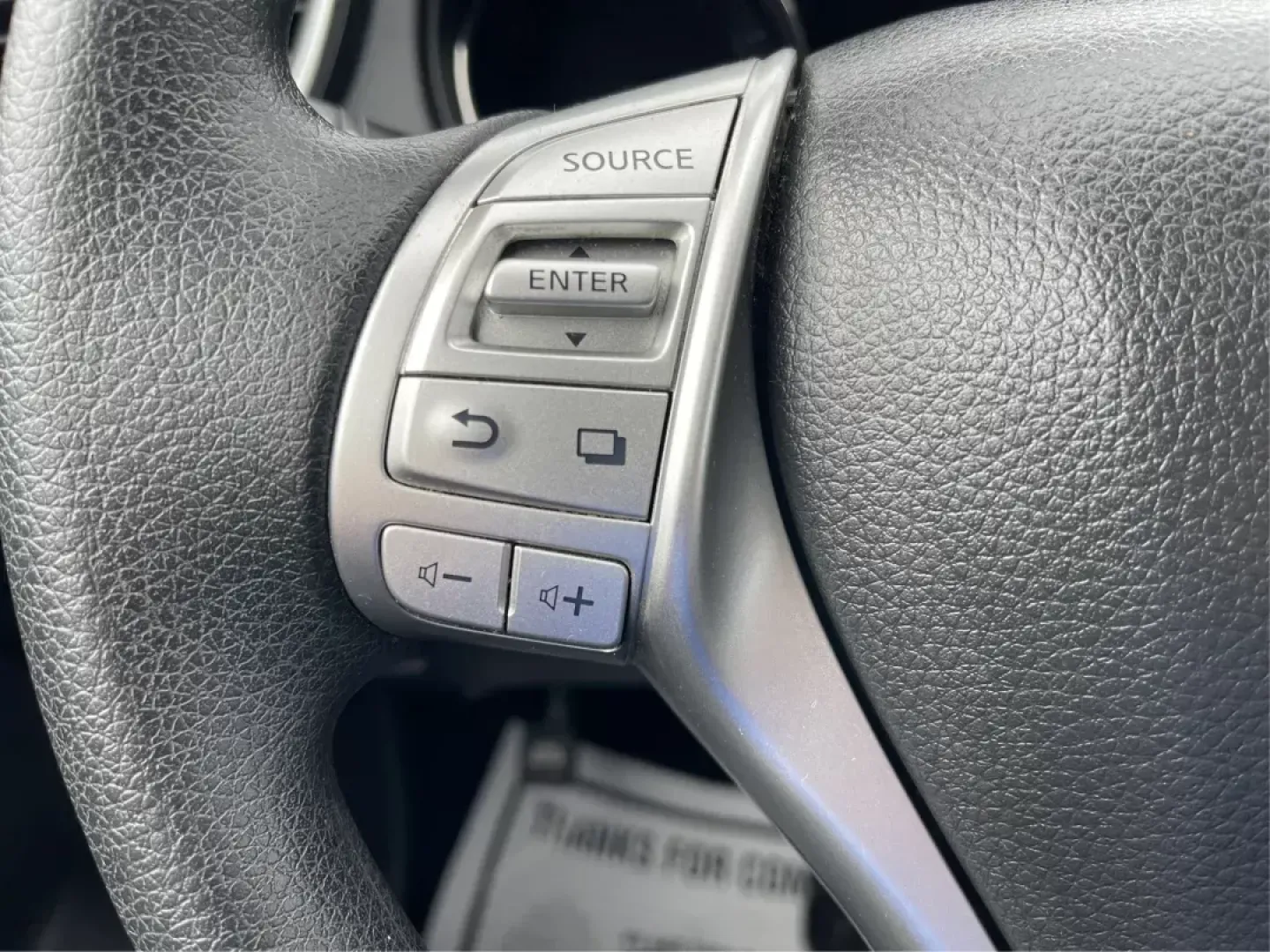 2016 Nissan Rogue SV (KNMAT2MV9GP) with an 2.5L I-4 DOHC engine, located at 4508 South Dixie Dr, Moraine, OH, 45439, (937) 908-9800, 39.807072, -84.031563 - Photo#15
