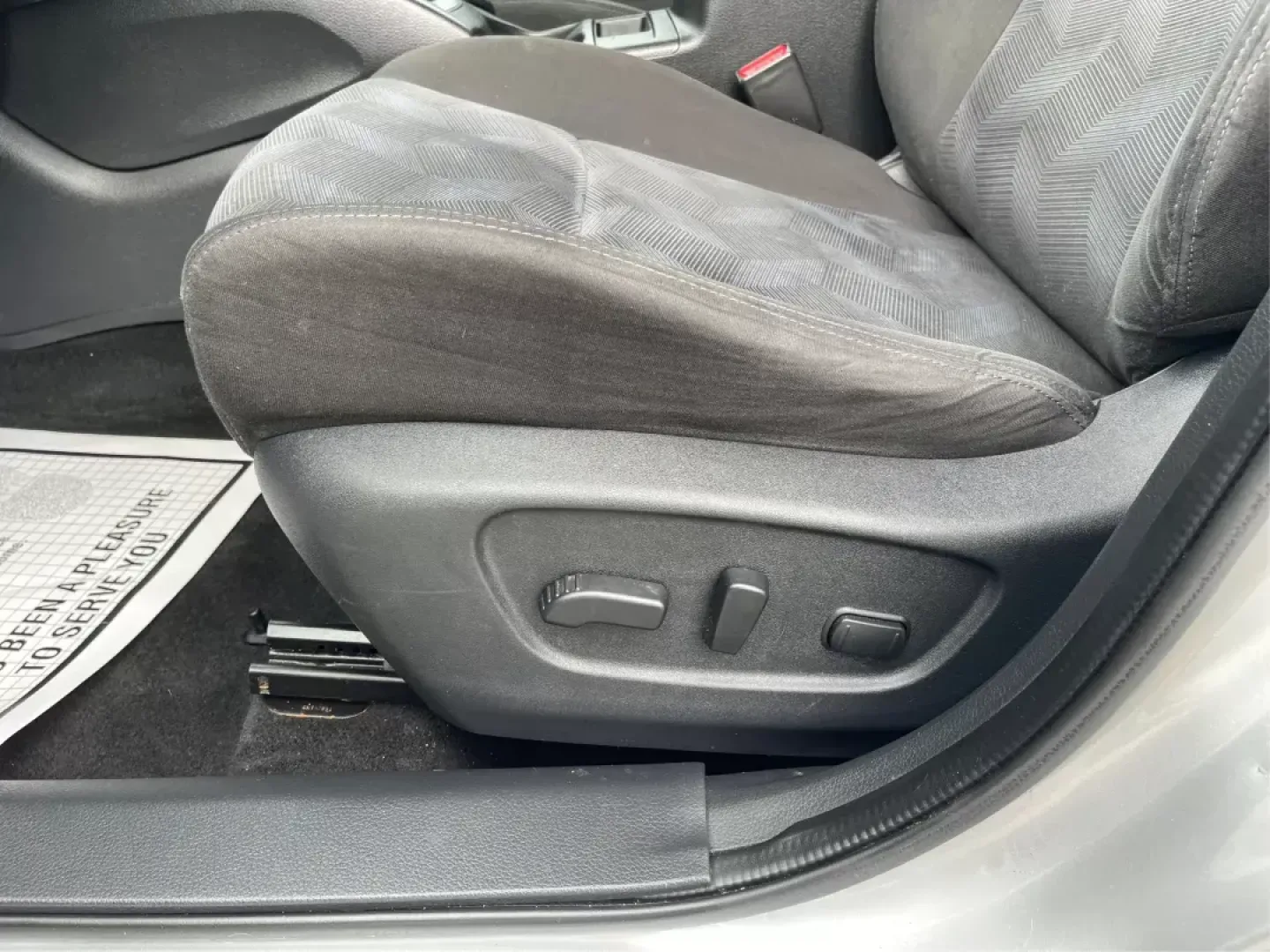 2016 Nissan Rogue SV (KNMAT2MV9GP) with an 2.5L I-4 DOHC engine, located at 4508 South Dixie Dr, Moraine, OH, 45439, (937) 908-9800, 39.807072, -84.031563 - Photo#17