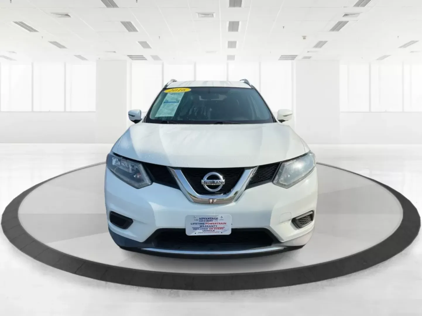 2016 Nissan Rogue SV (KNMAT2MV5GP) with an 2.5L I-4 DOHC engine, located at 8750 N County Rd 25A, Piqua, OH, 45356, (937) 908-9800, 40.164391, -84.232513 - **Explore New Adventures with the 2016 Nissan Rogue SV Perfect for Family Trips and Daily Commutes!**<br /> <br /> If you're on the lookout for a reliable SUV that can keep up with your active lifestyle, look no further than the stunning 2016 Nissan Rogue SV available at Advantage Car and Credit - - Photo#7