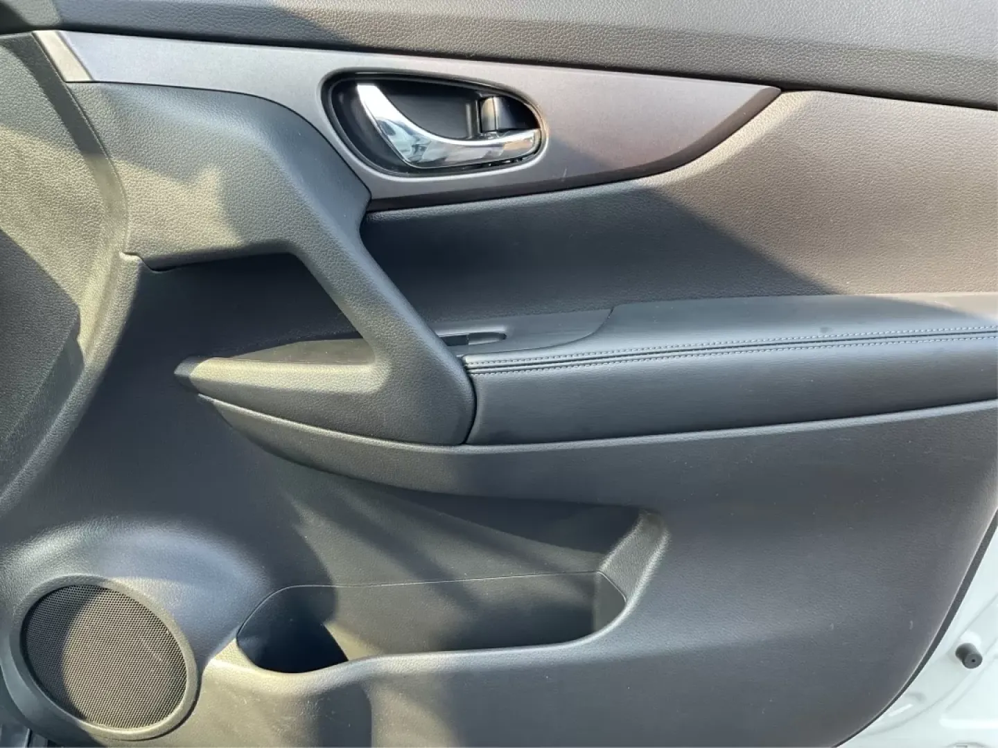 2016 Nissan Rogue SV (KNMAT2MV5GP) with an 2.5L I-4 DOHC engine, located at 8750 N County Rd 25A, Piqua, OH, 45356, (937) 908-9800, 40.164391, -84.232513 - **Explore New Adventures with the 2016 Nissan Rogue SV Perfect for Family Trips and Daily Commutes!**<br /> <br /> If you're on the lookout for a reliable SUV that can keep up with your active lifestyle, look no further than the stunning 2016 Nissan Rogue SV available at Advantage Car and Credit - - Photo#19