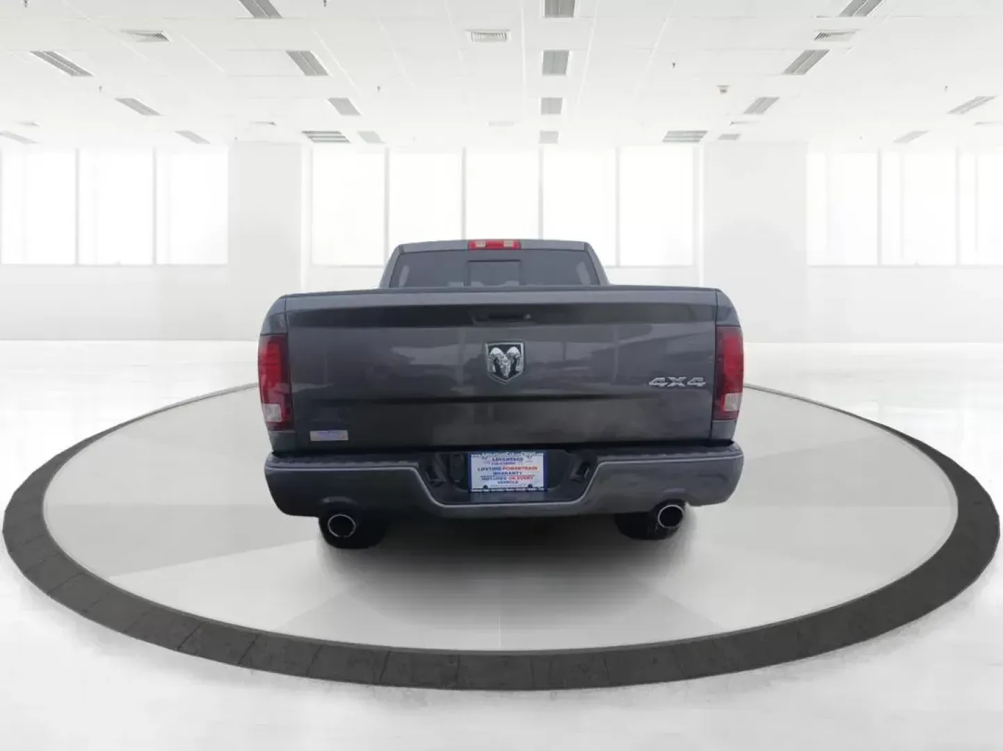 2016 Ram 1500 Sport Crew Cab SWB 4WD (1C6RR7MT8GS) with an 5.7L V8 OHV 16V engine, 8-Speed Automatic transmission, located at 401 Woodman Dr, Riverside, OH, 45431, (937) 908-9800, 39.761024, -84.120956 - Photo#3