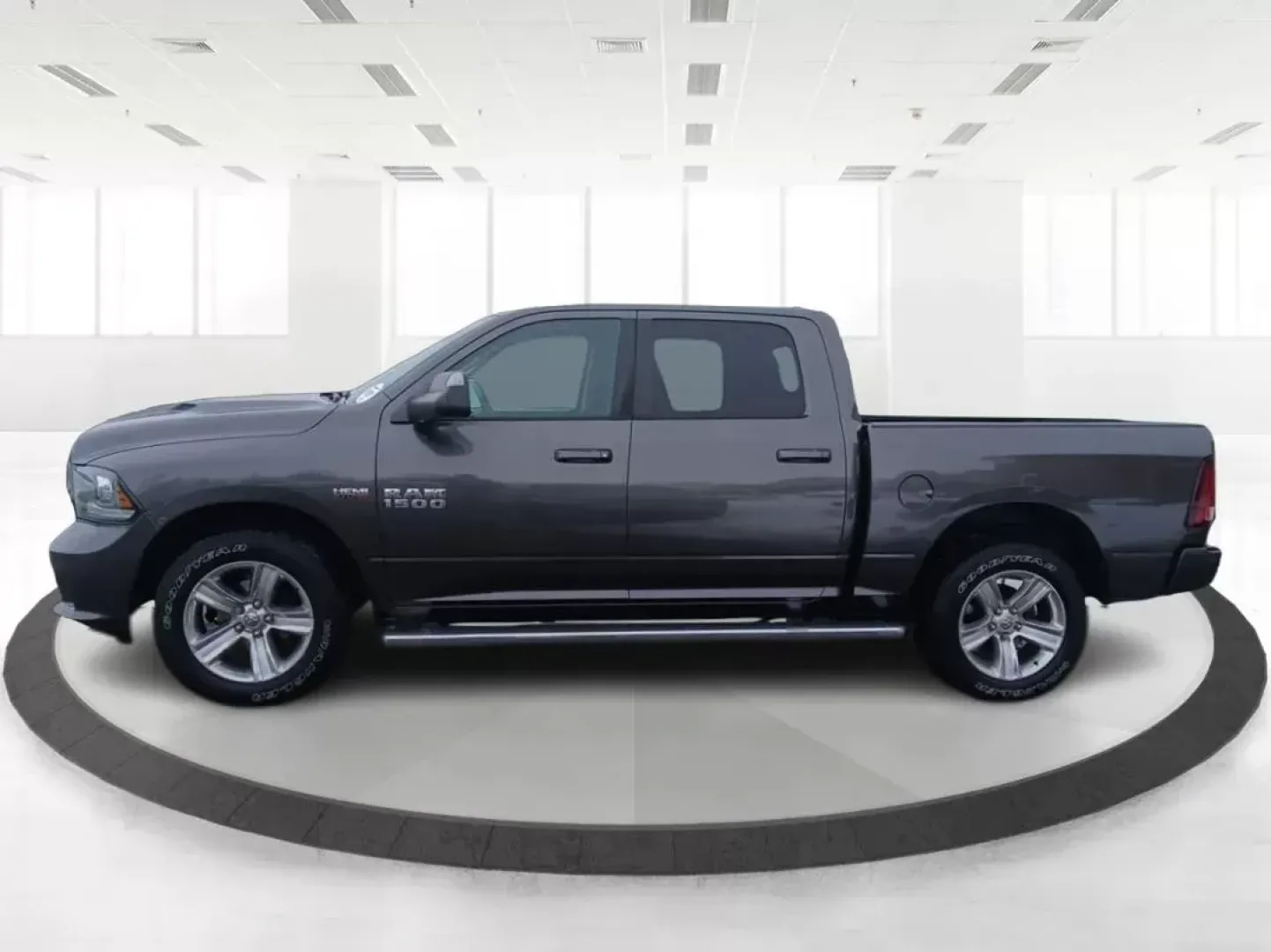 2016 Ram 1500 Sport Crew Cab SWB 4WD (1C6RR7MT8GS) with an 5.7L V8 OHV 16V engine, 8-Speed Automatic transmission, located at 401 Woodman Dr, Riverside, OH, 45431, (937) 908-9800, 39.761024, -84.120956 - Photo#5