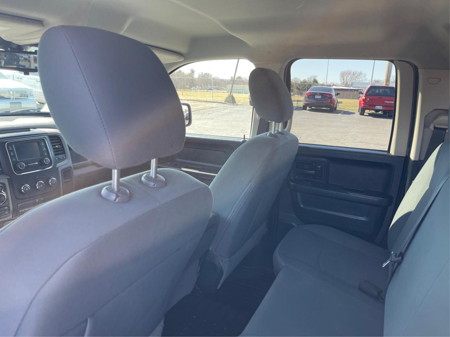 2016 Ram 1500 Express (1C6RR7FTXGS) with an HEMI 5.7L V-8 variable valve control engine, located at 1230 East Main St, Xenia, OH, 45385, (937) 908-9800, 39.688042, -83.910538 - Photo#9